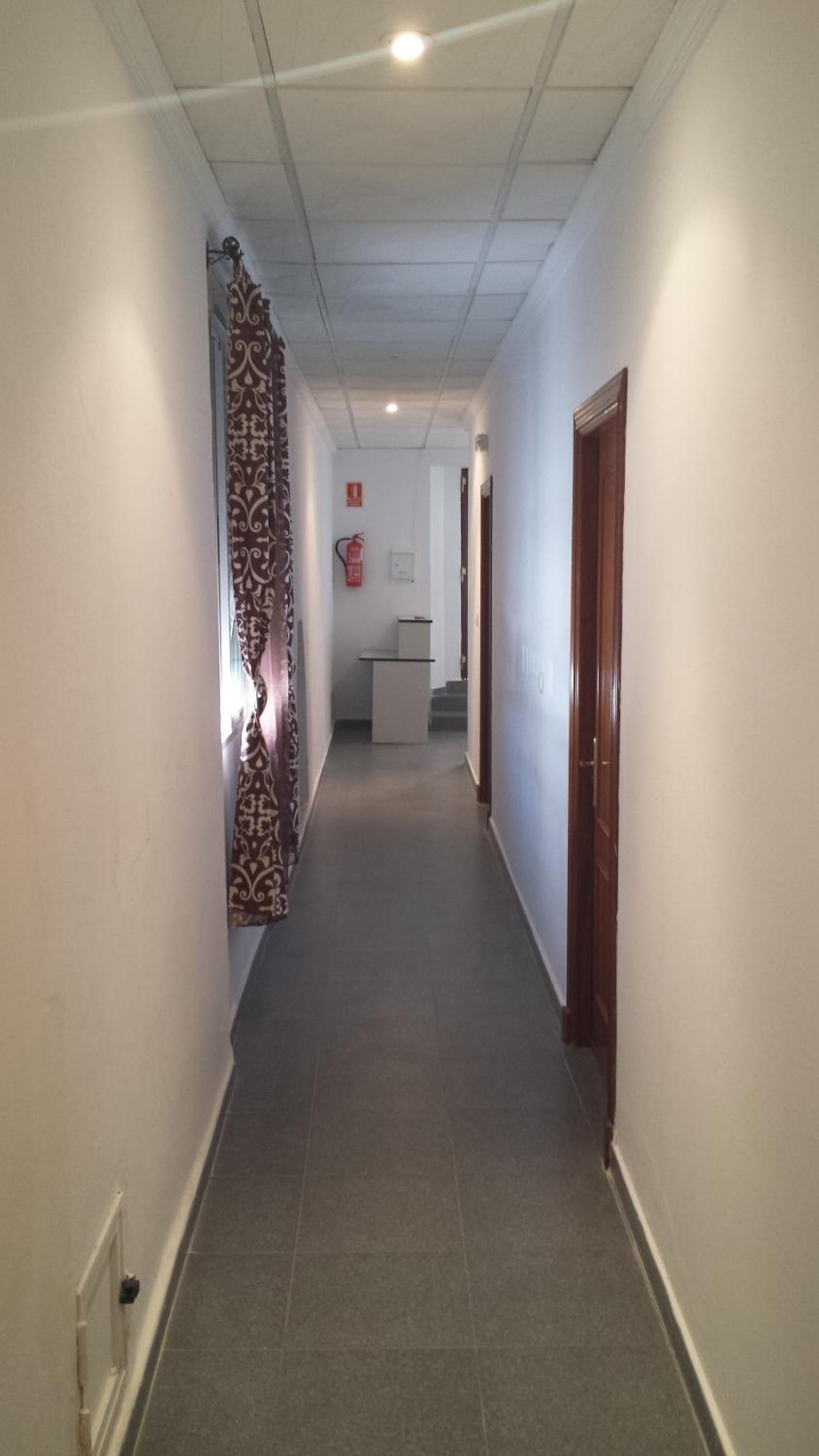 Twin Room - Photo 2