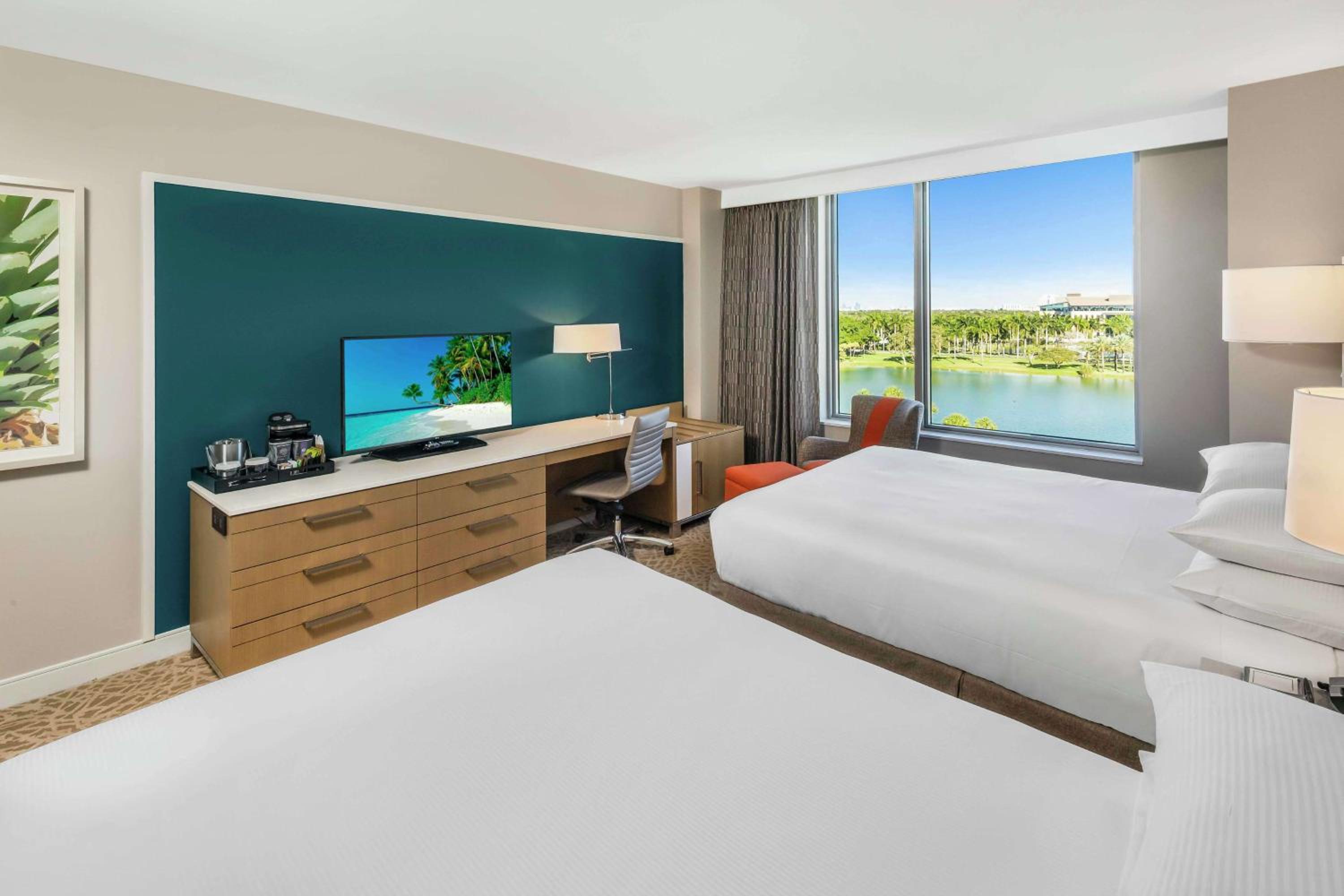 Queen Room with Two Queen Beds and Roll-In Shower - Mobility Access - Photo 3