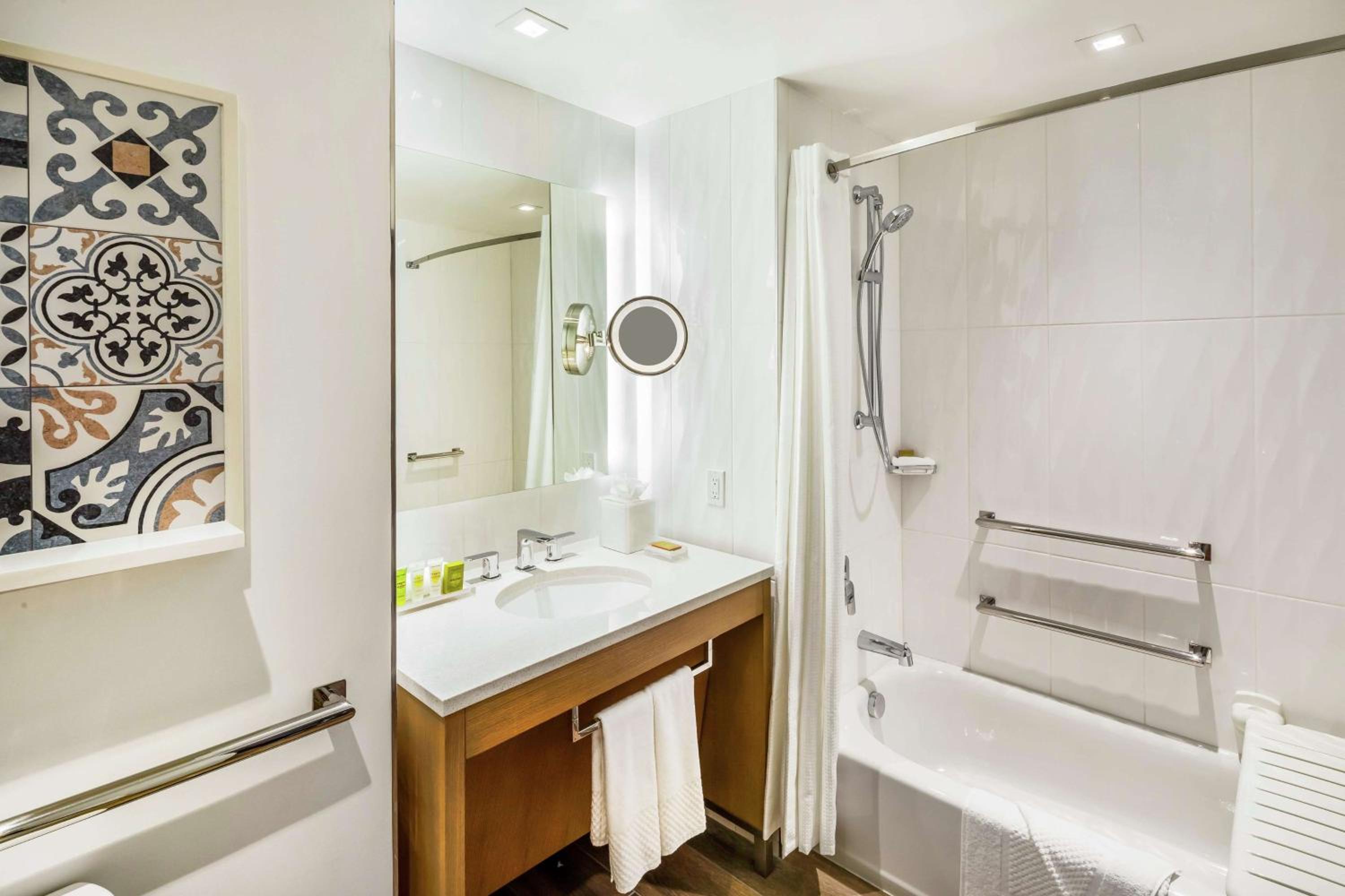 Queen Room with Two Queen Beds - Mobility/Hearing Accessible - Photo 2