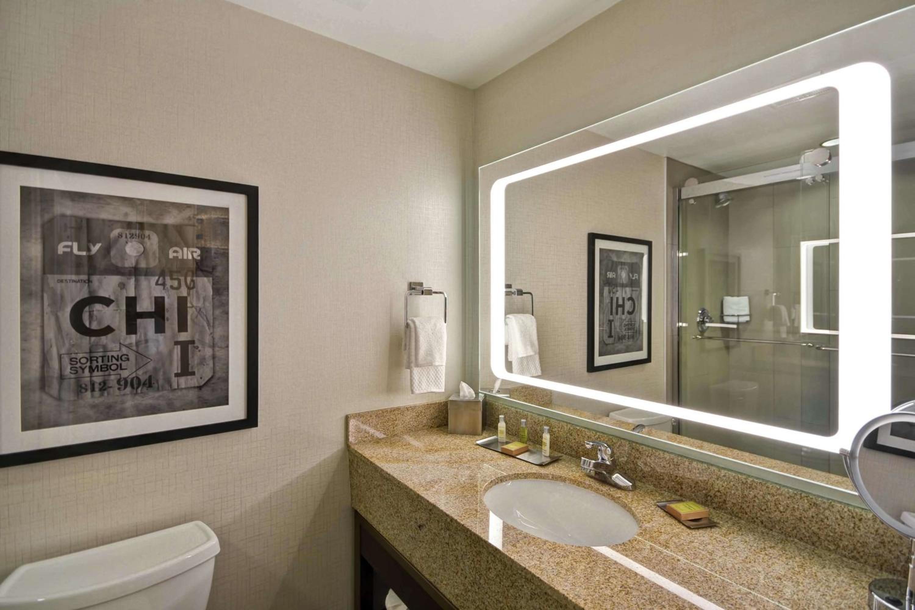 King Room - Hearing Access - Photo 4