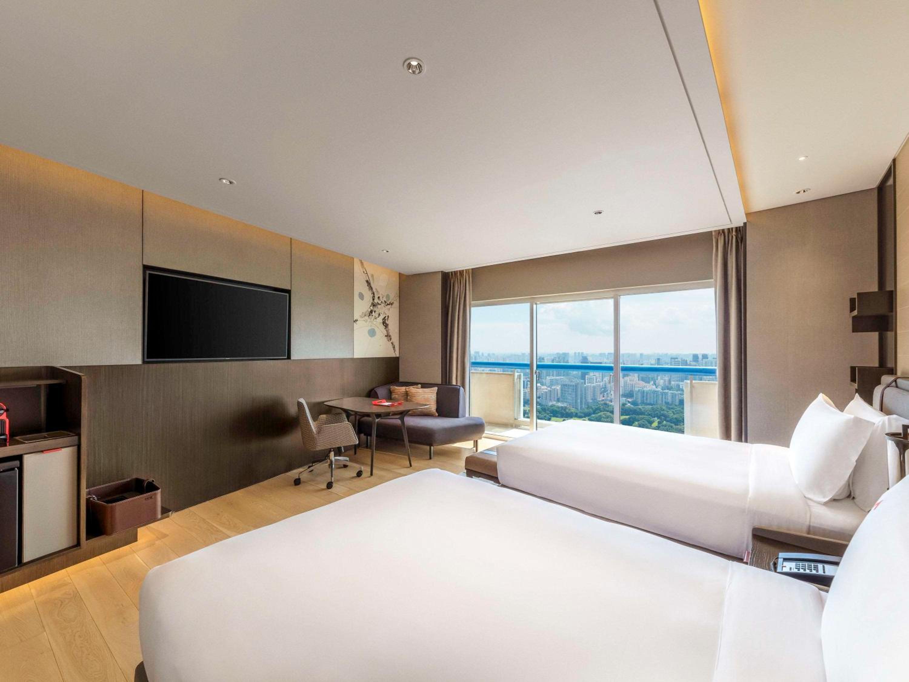 Executive, 2 Doubles, L65 Lounge Access, High Floor, Balcony, City View