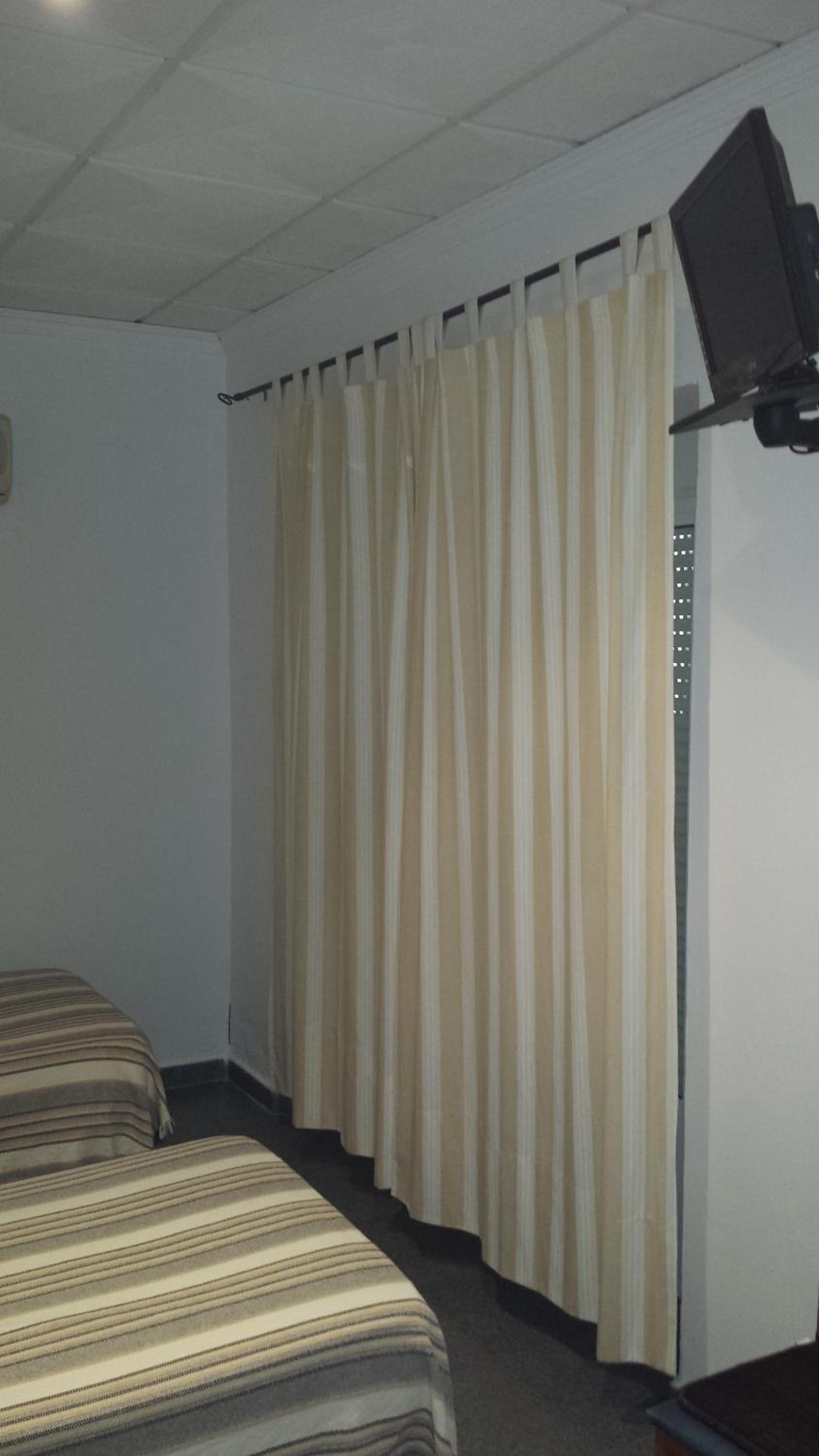 Twin Room - Photo 7