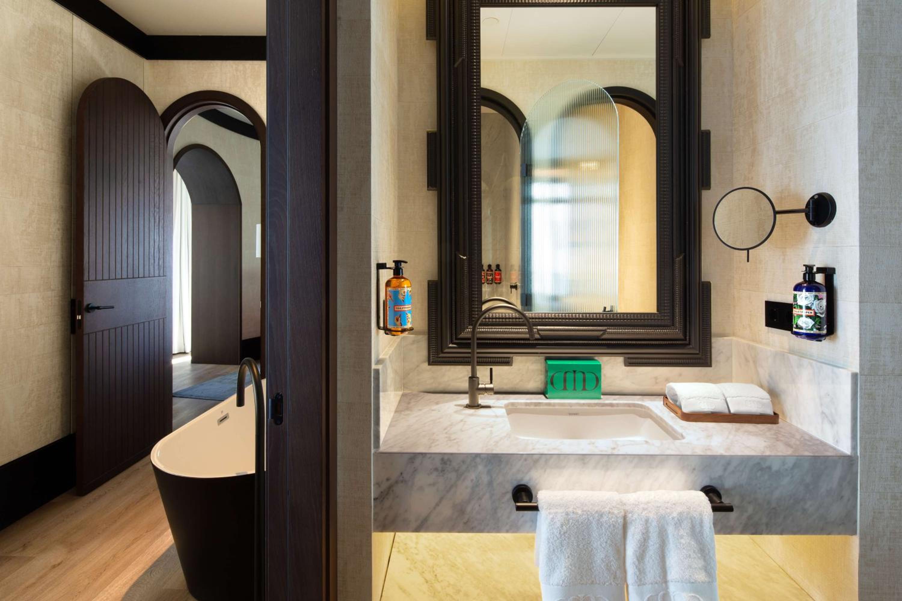 King Corinto Suite - Photo 10