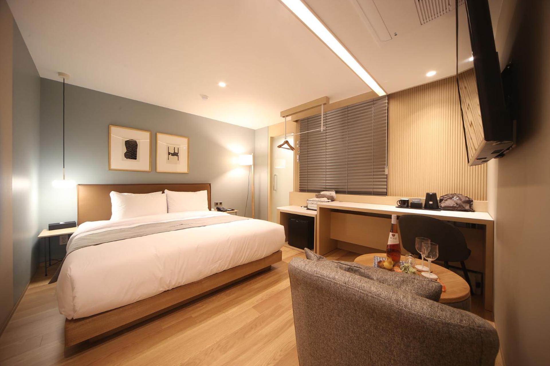 Standard Double Room - Photo 4