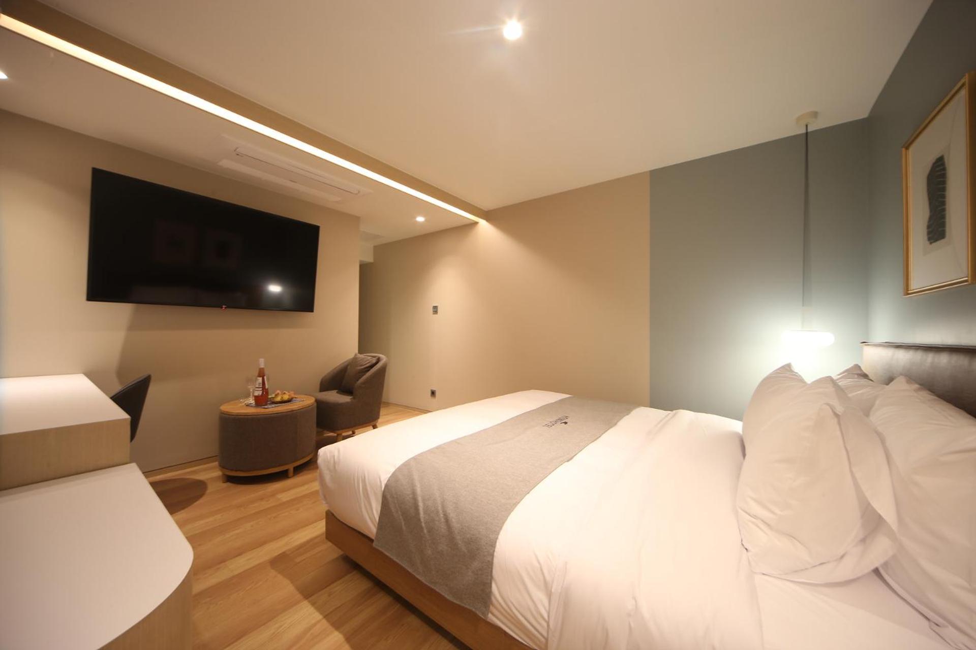 Standard Double Room - Photo 2