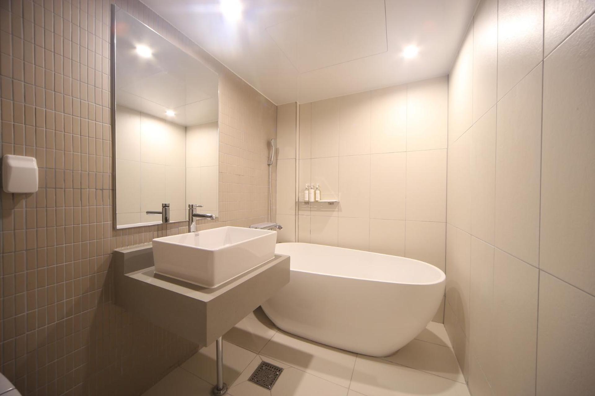 Twin Room - Photo 2