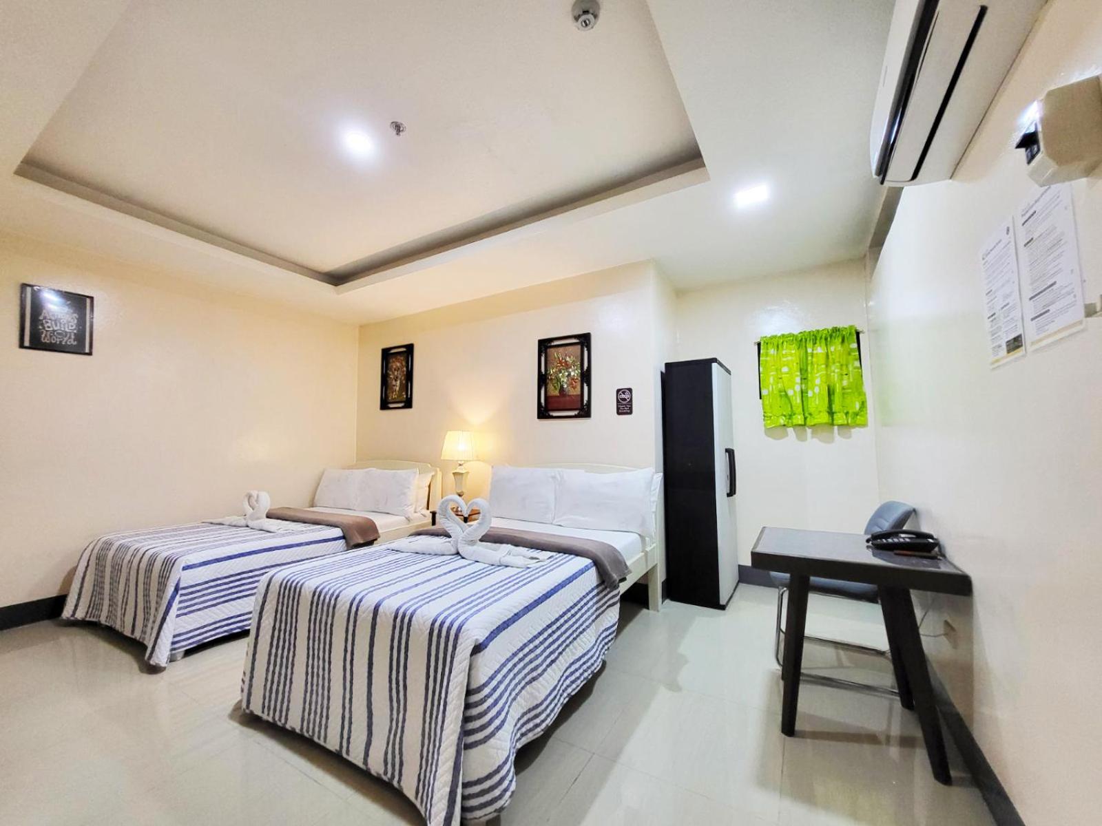 Family Double Room - Photo 13