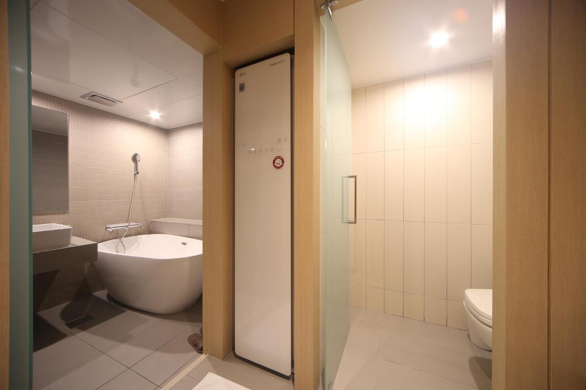 Suite - Photo 2