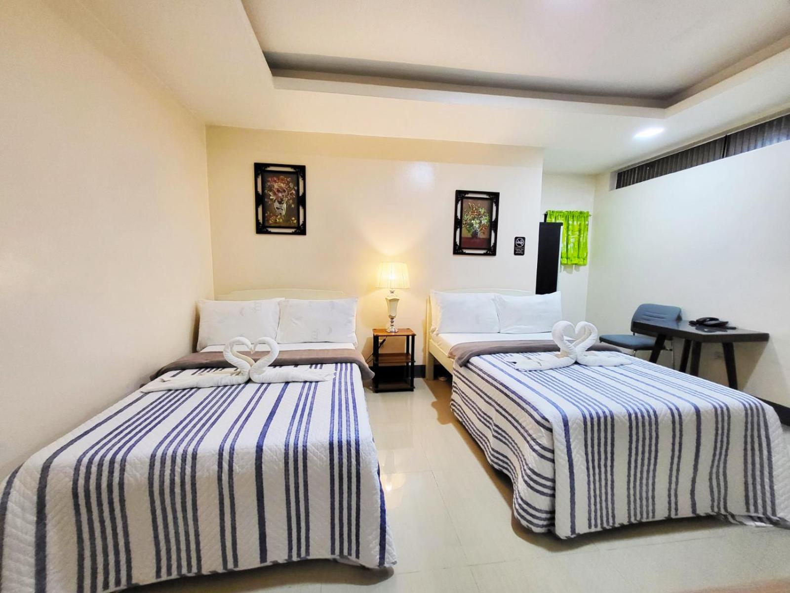 Family Double Room - Photo 11