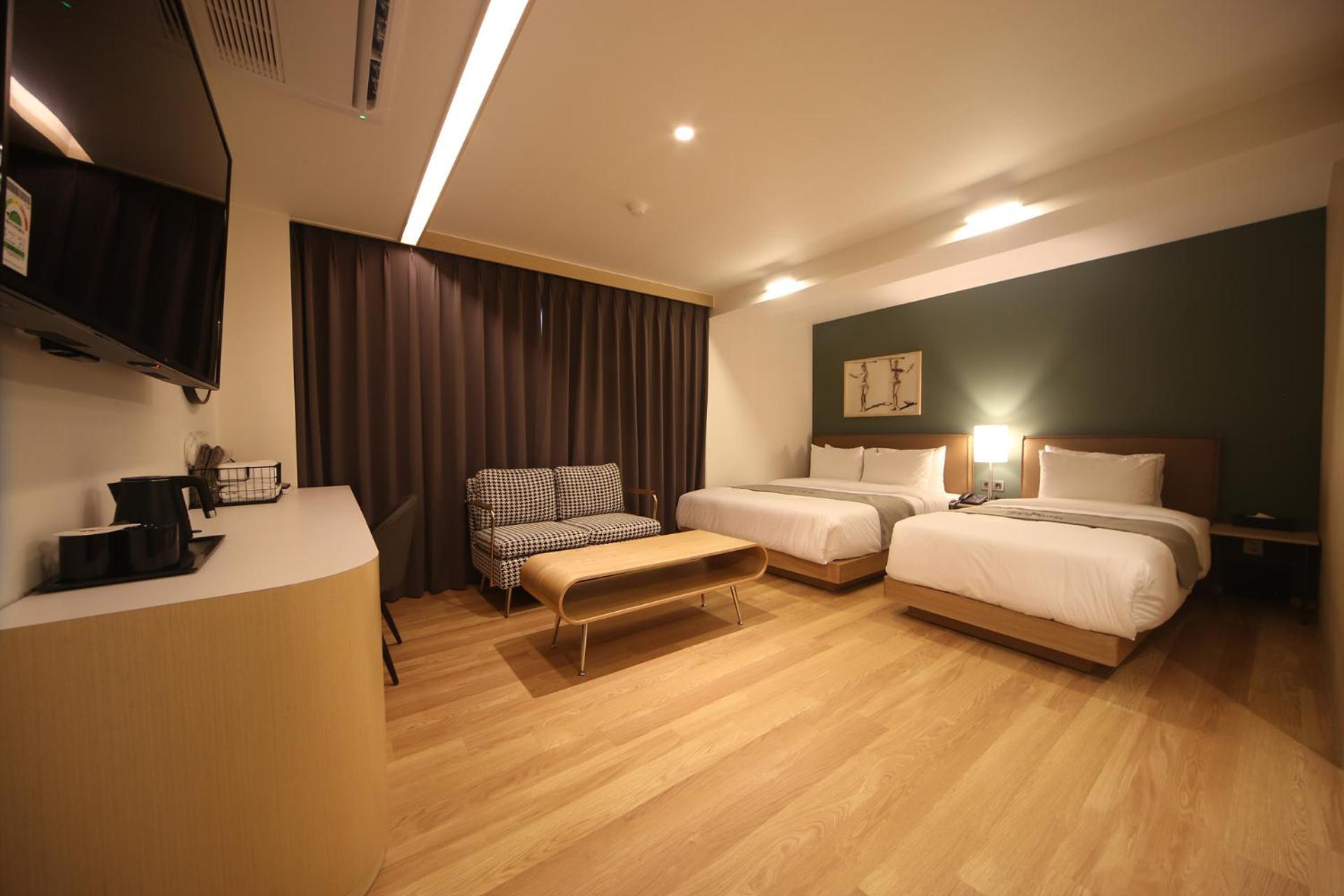 Suite - Photo 4