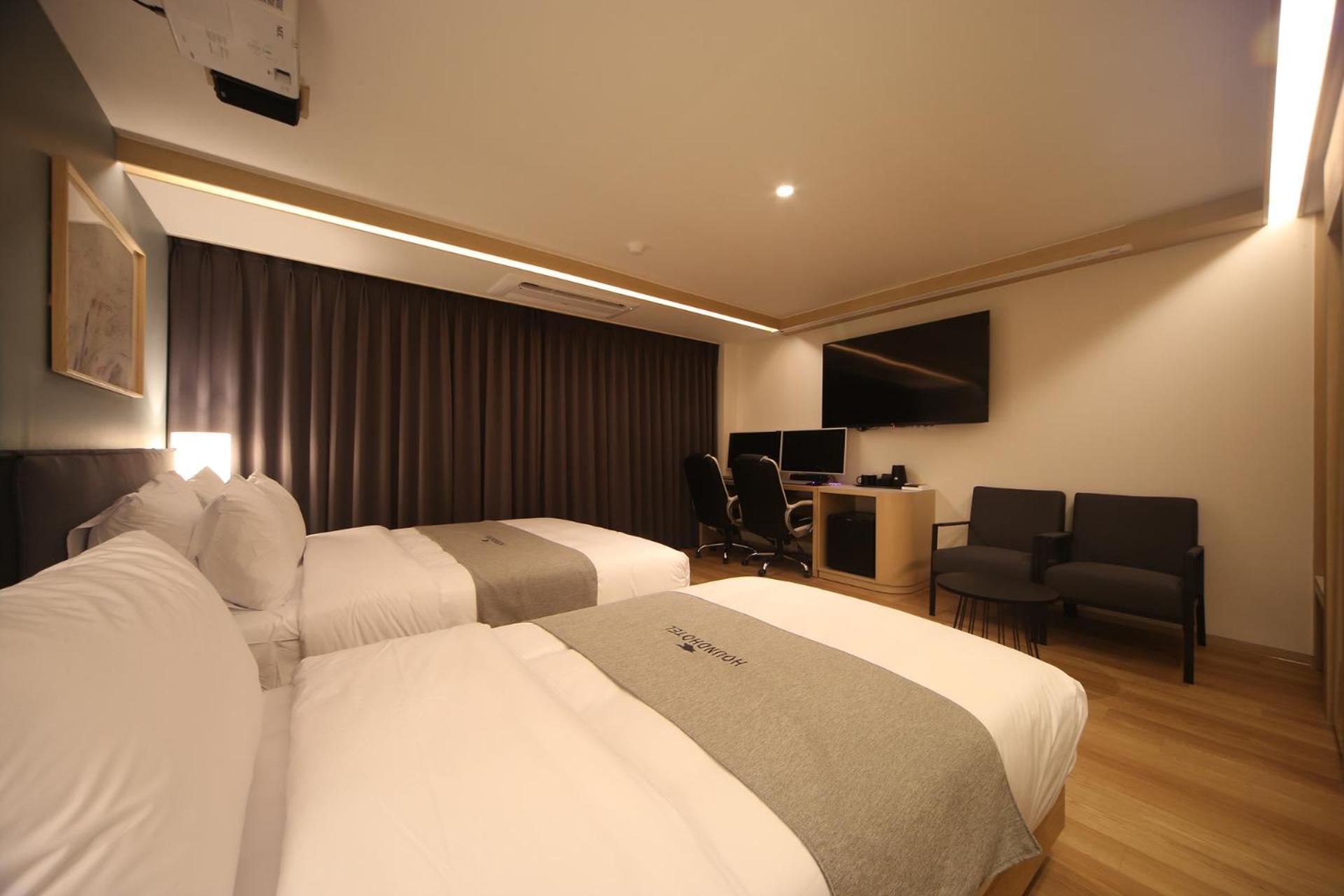 Standard Family Room - Photo 1