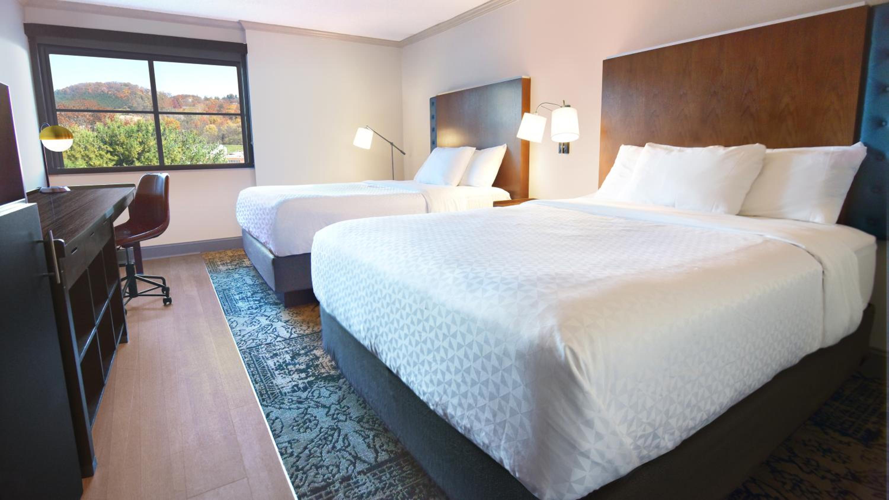 Traditional Queen Room with Two Queen Beds - Photo 1