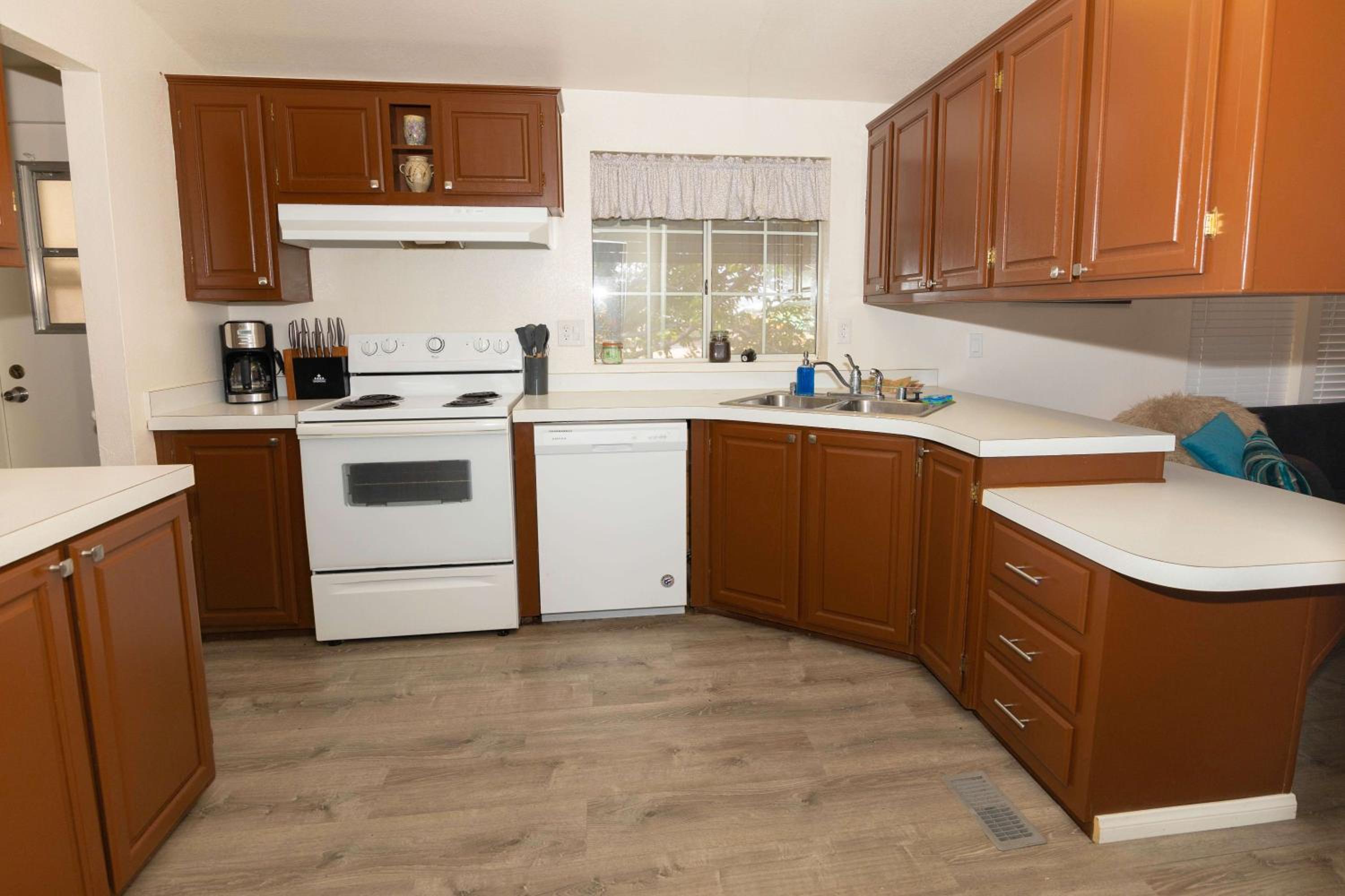 Three-Bedroom House photo 2