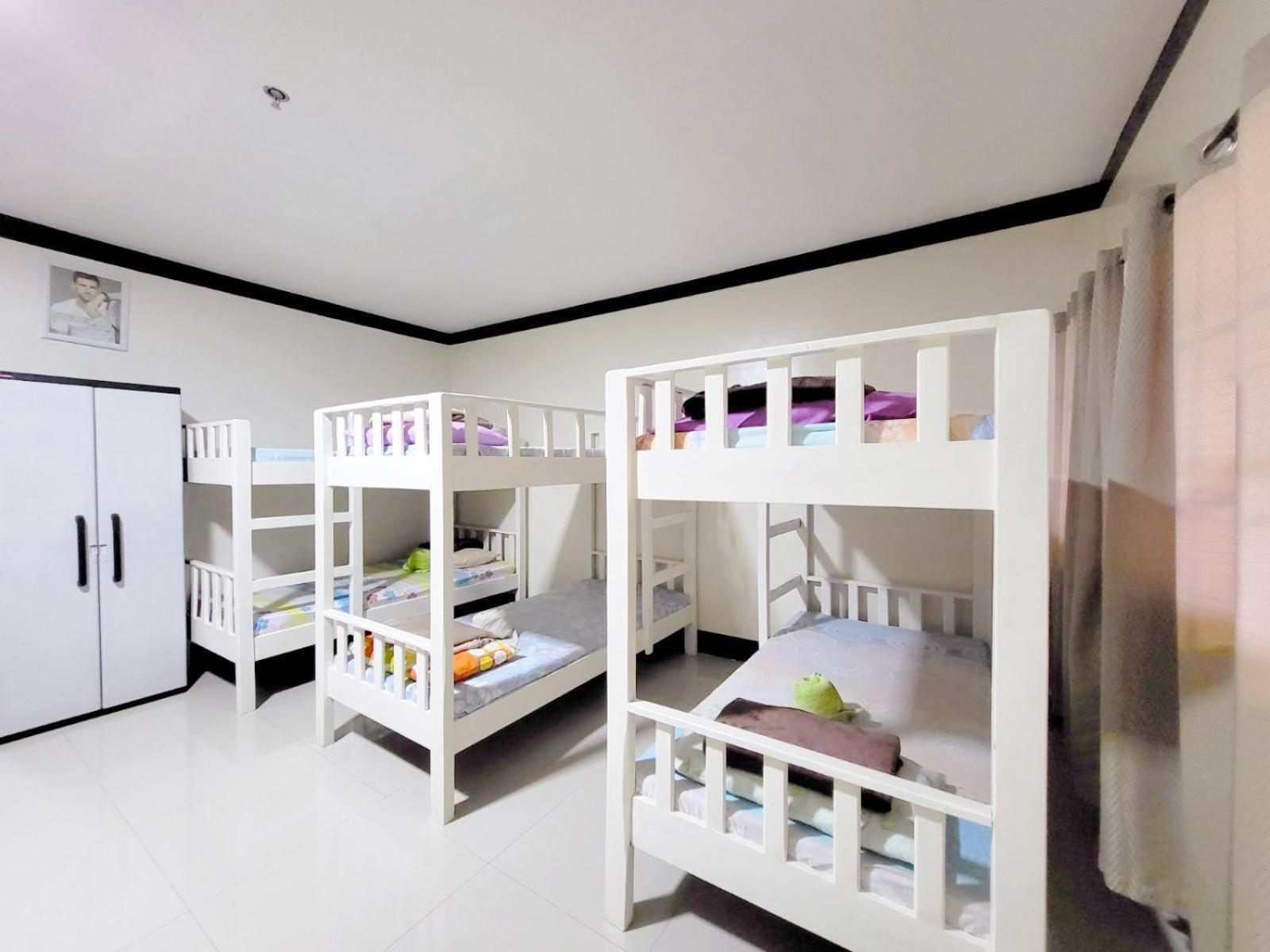 Mixed Dormitory Room