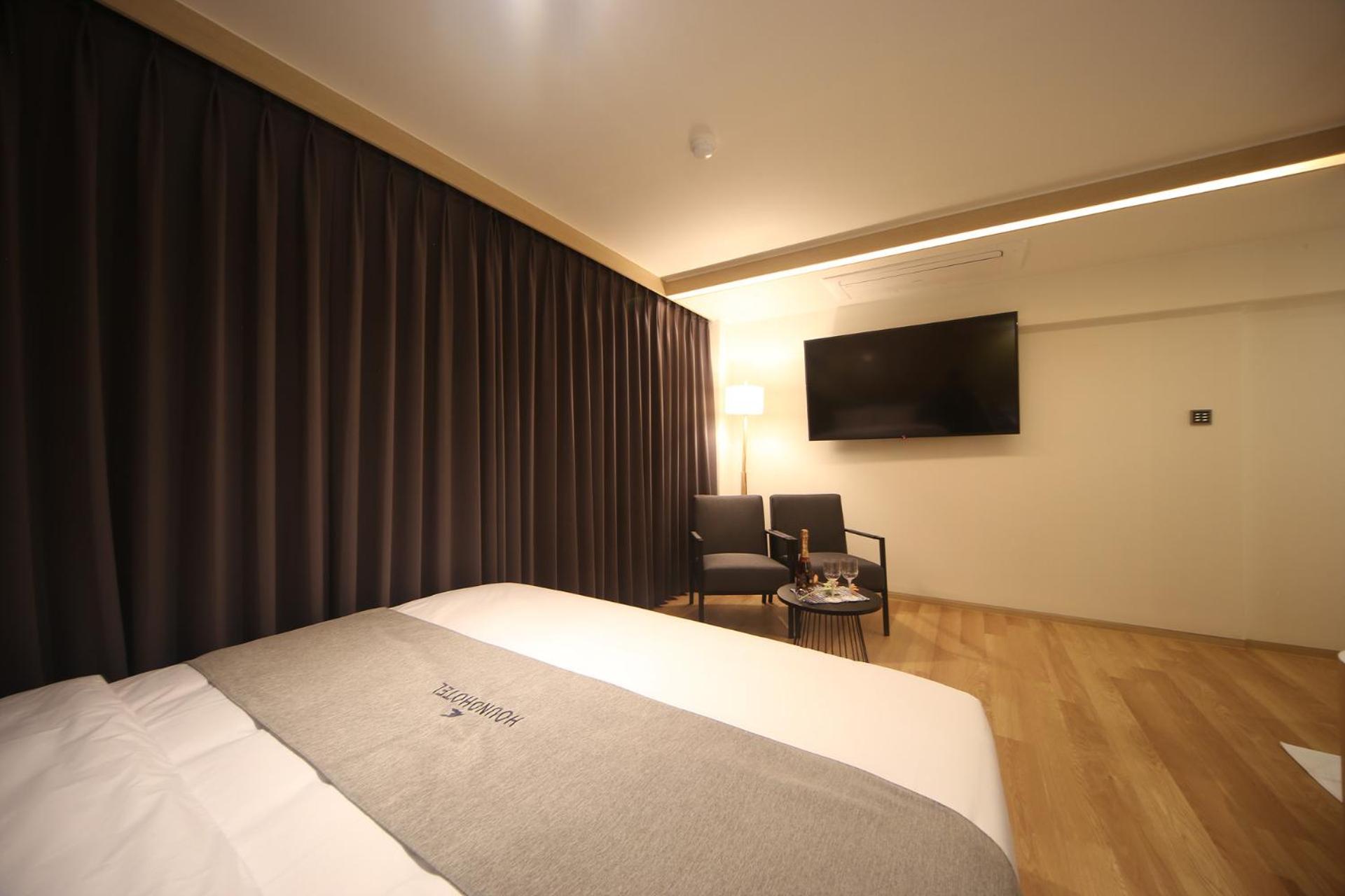 Double Room - Photo 1