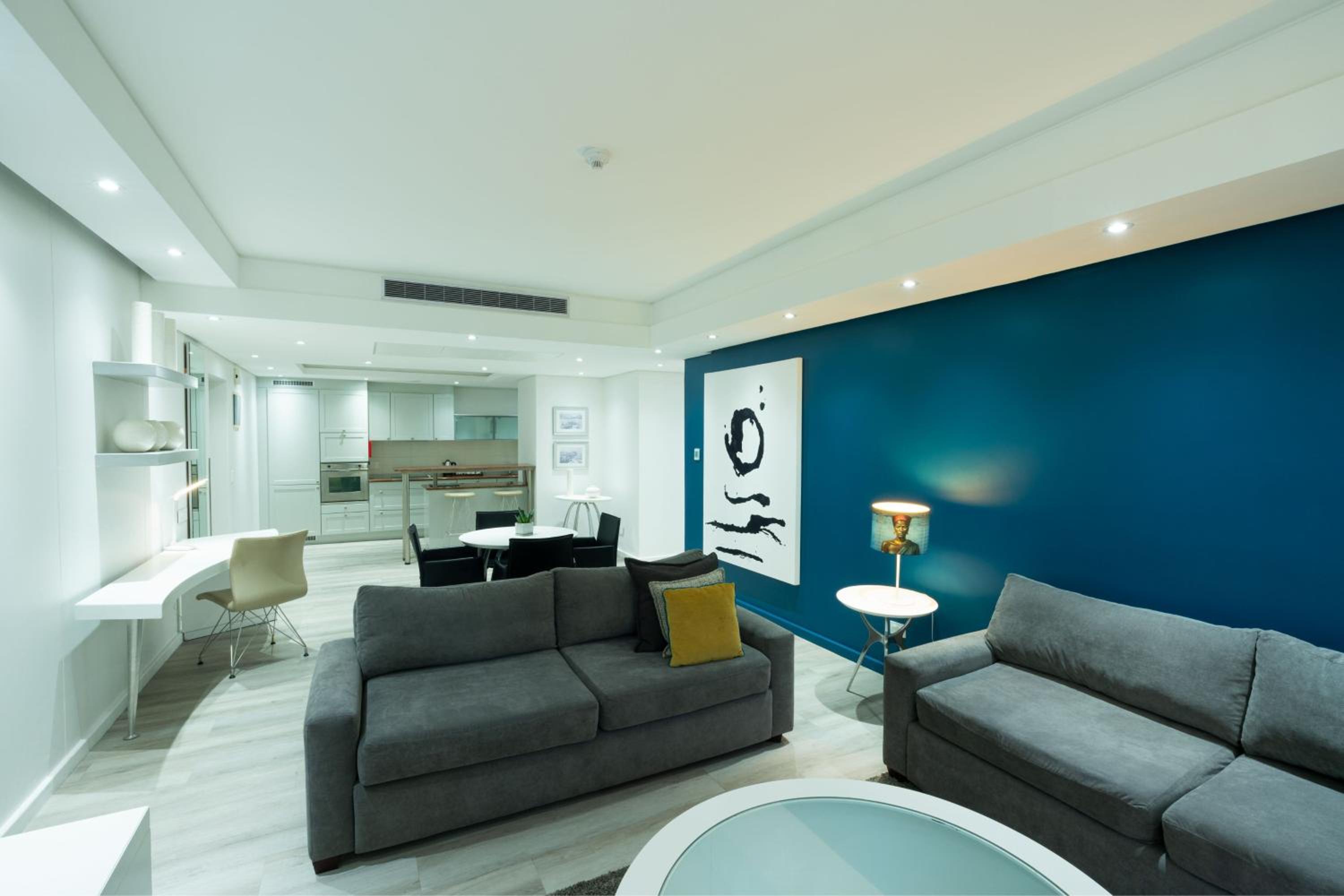 2 Bedroom Apartment, 1 King &amp; 2 twin - Photo 8