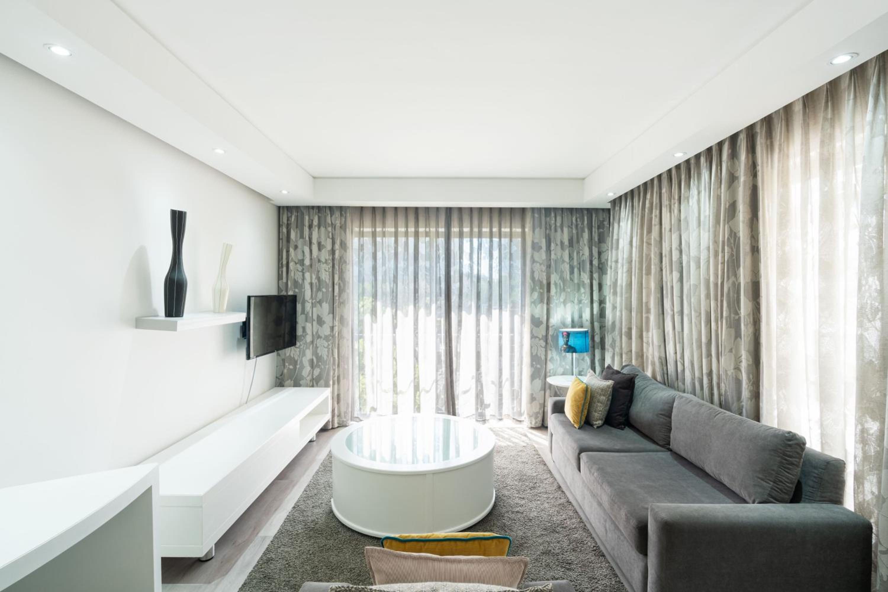 1 Bedroom Apartment, 2 Twin/Single Bed(s), Sofa bed - Photo 2