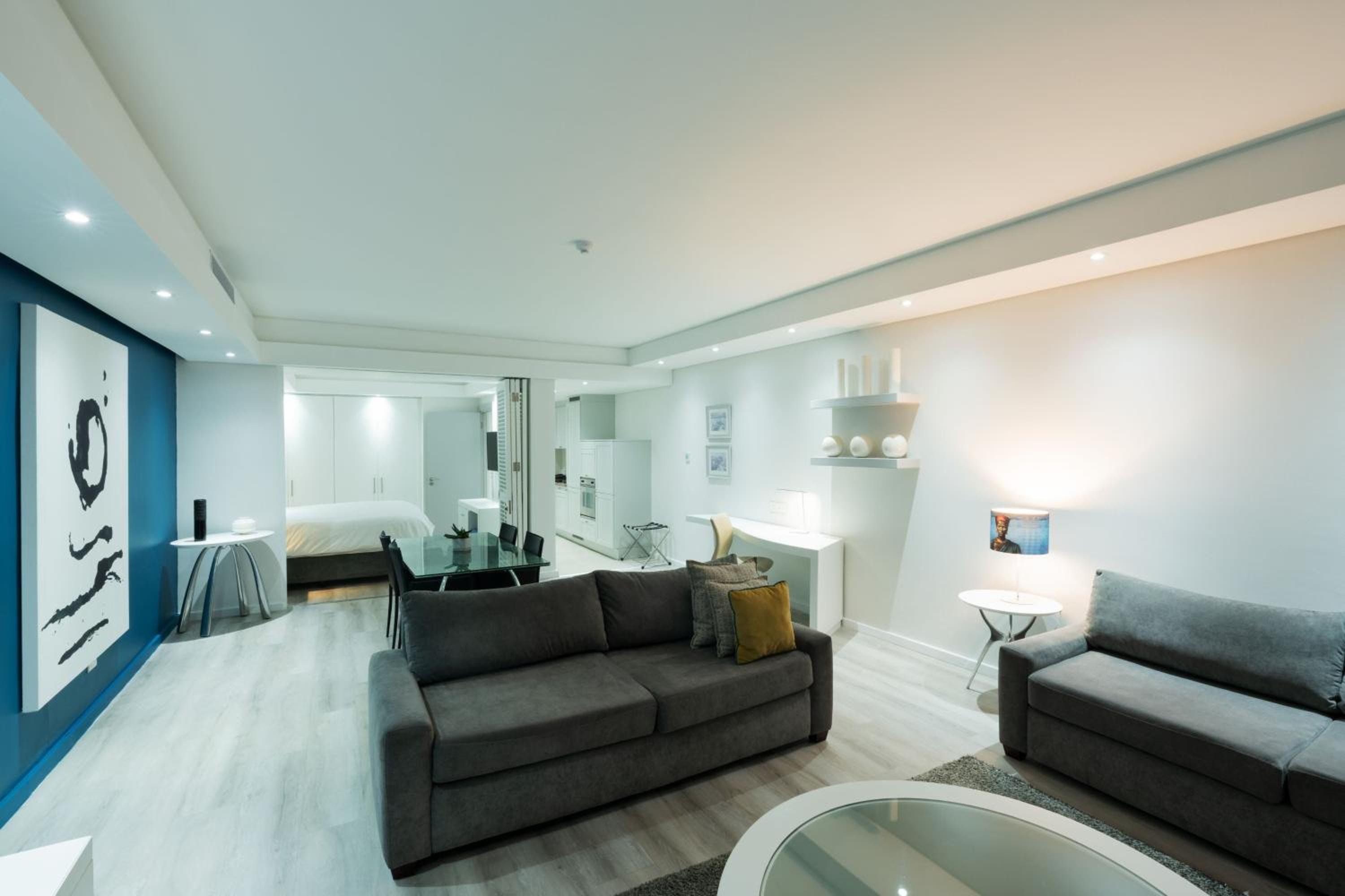 1 Bedroom Apartment, Fountain view - Photo 12