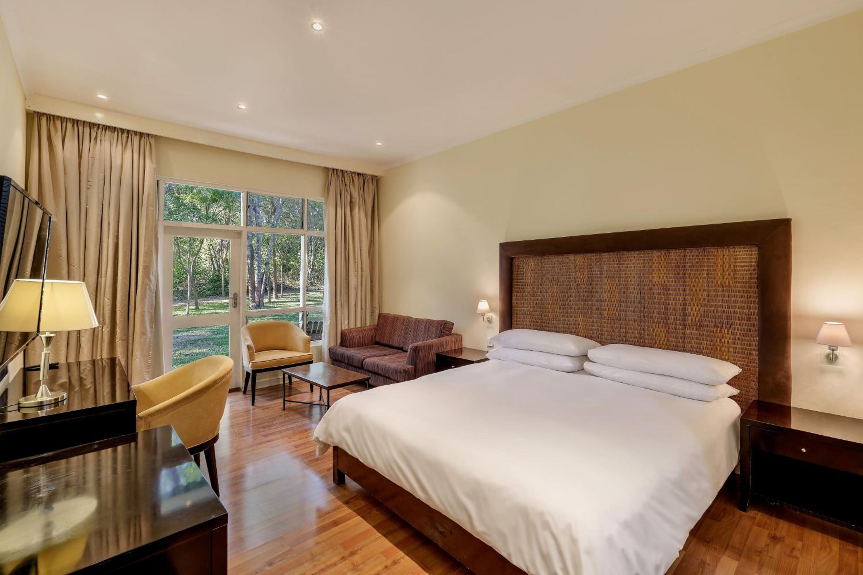 Guest Room, 1 King - Photo 3
