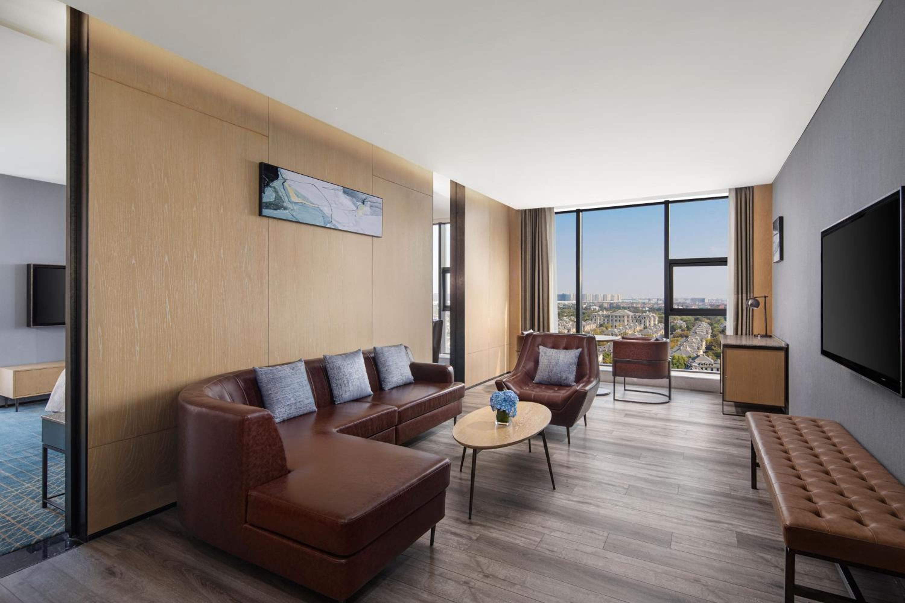 One-Bedroom King Suite