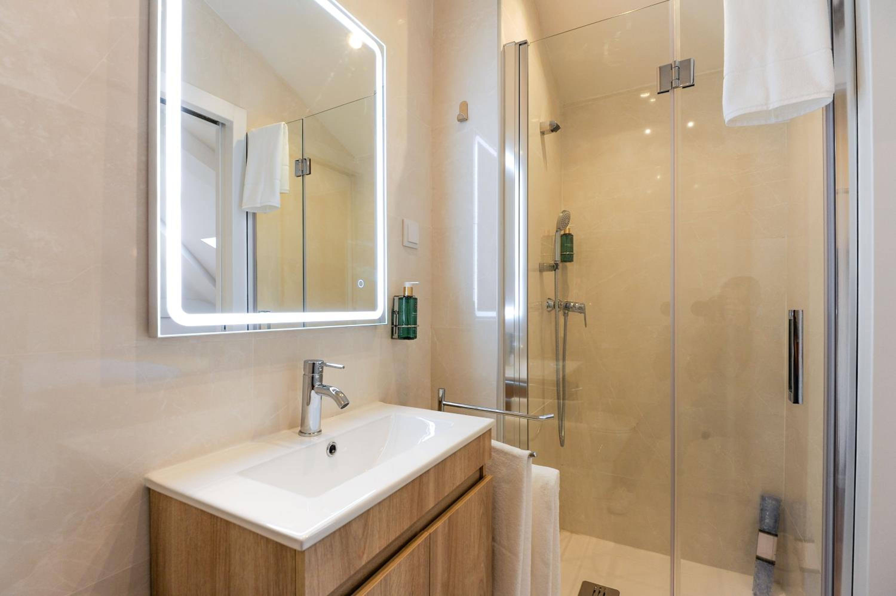 Double Room With Private Bathroom photo 2