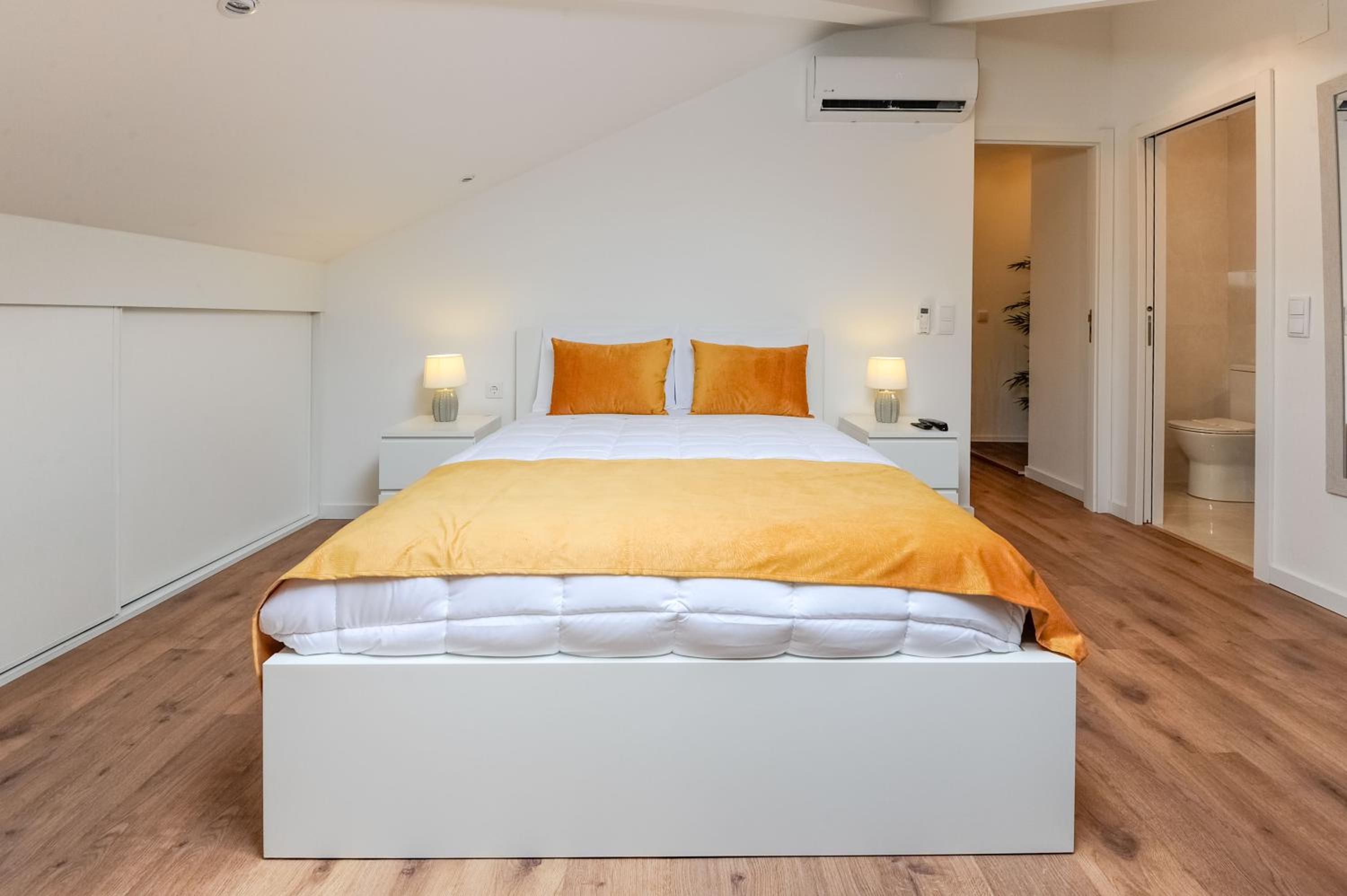 Double Room With Private Bathroom