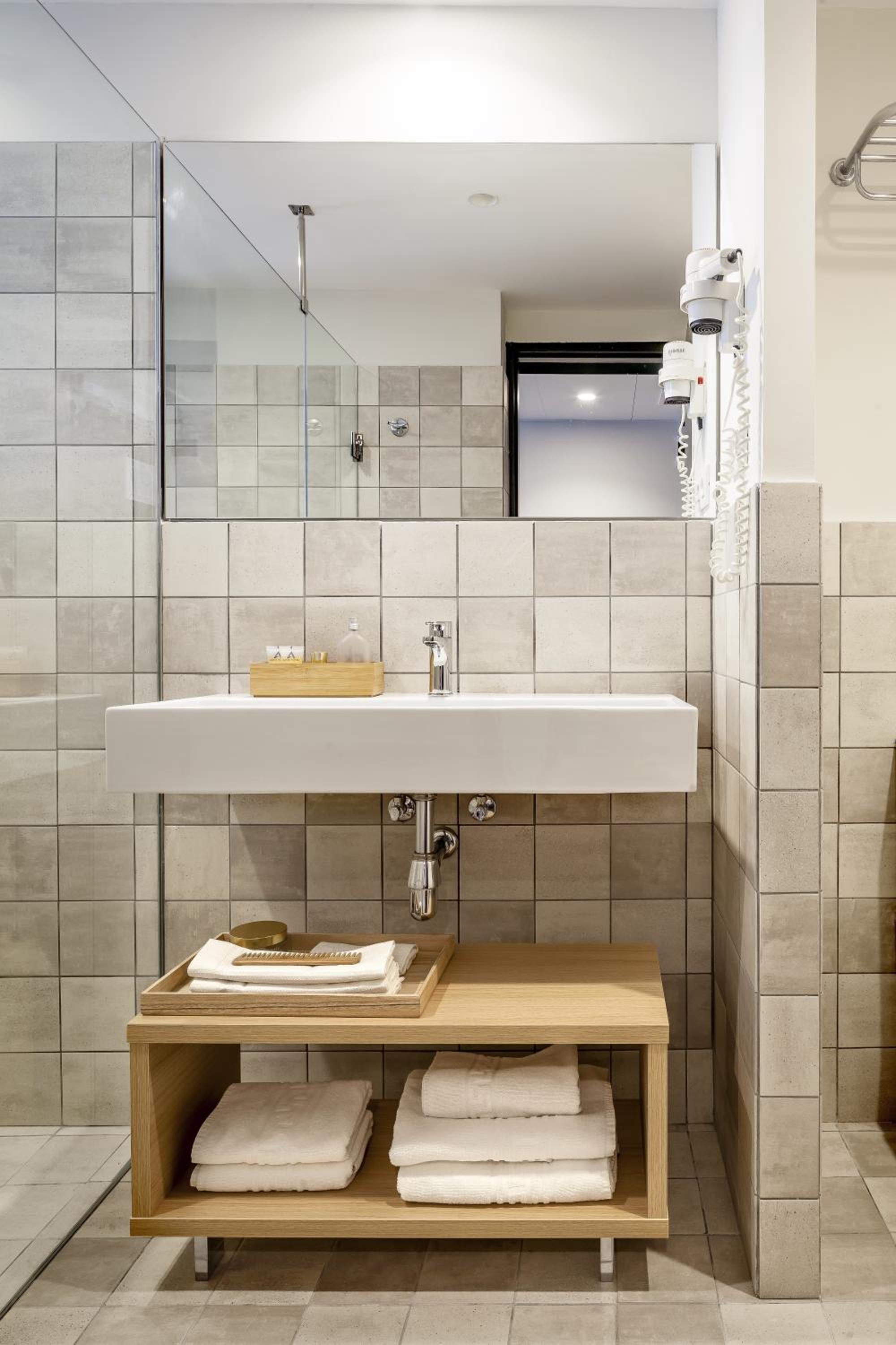 Design Quadruple Room (4 Adults) - Photo 3