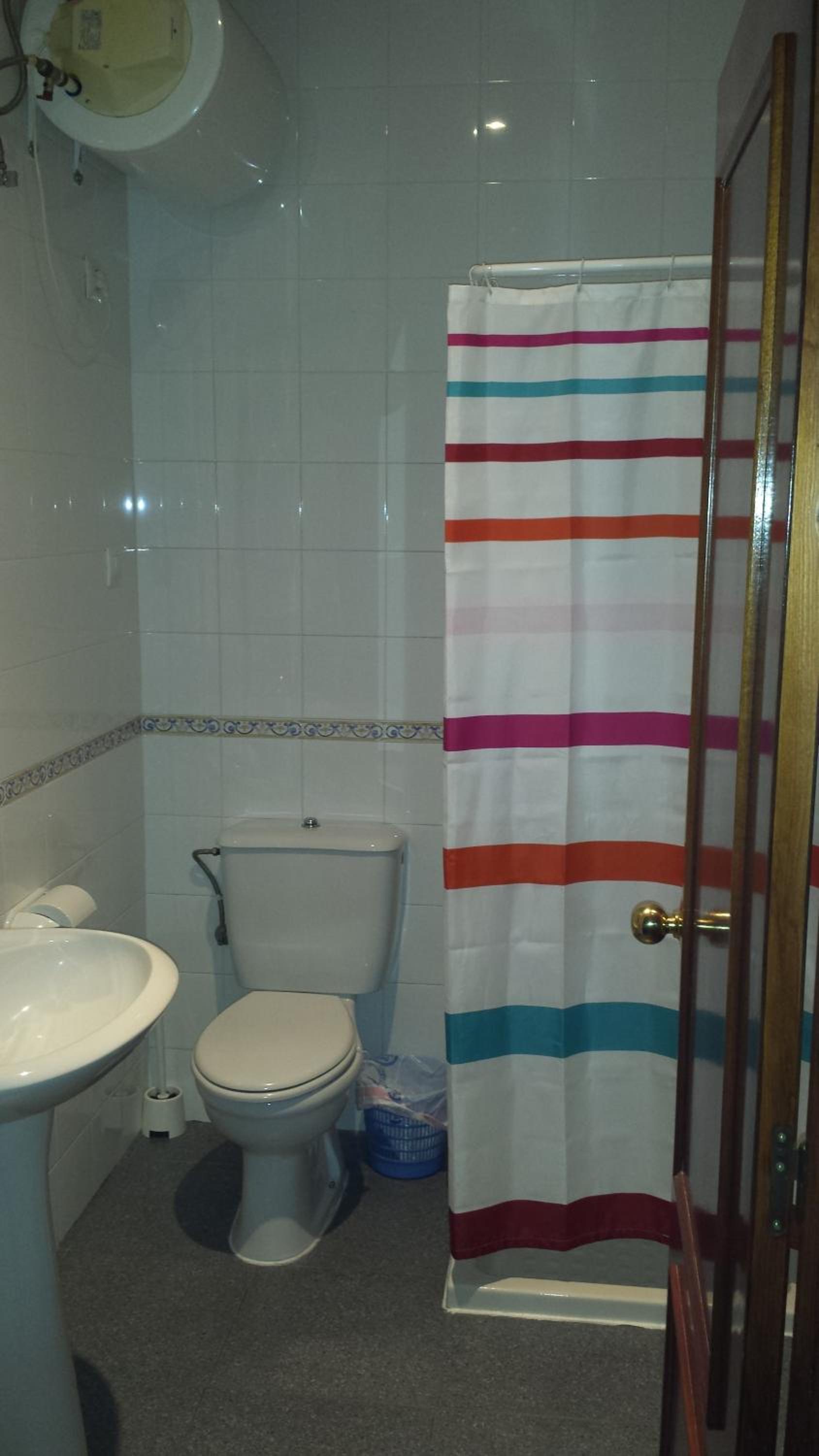 Twin Room - Photo 4