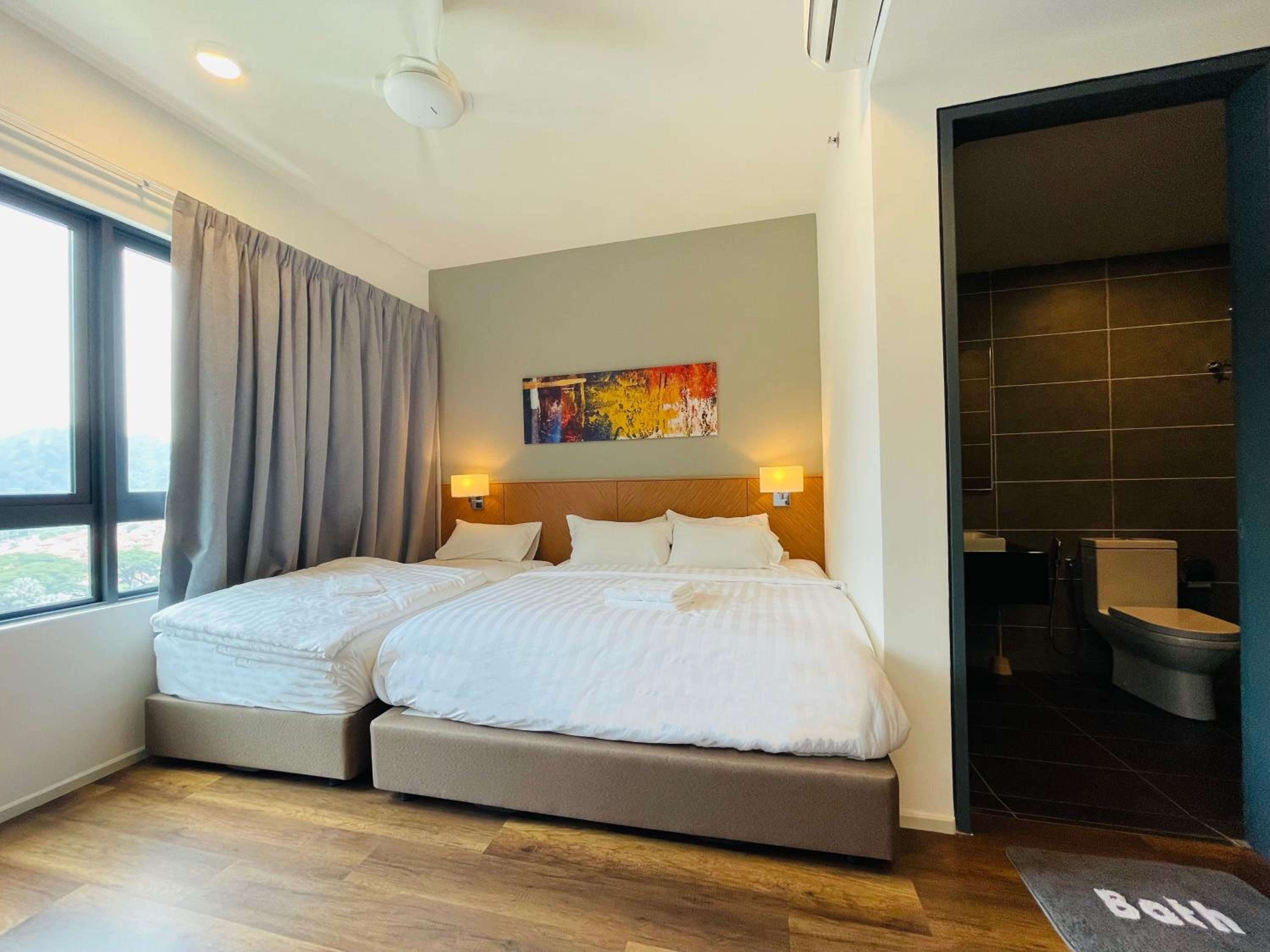 Three-Bedroom Apartment - Photo 3