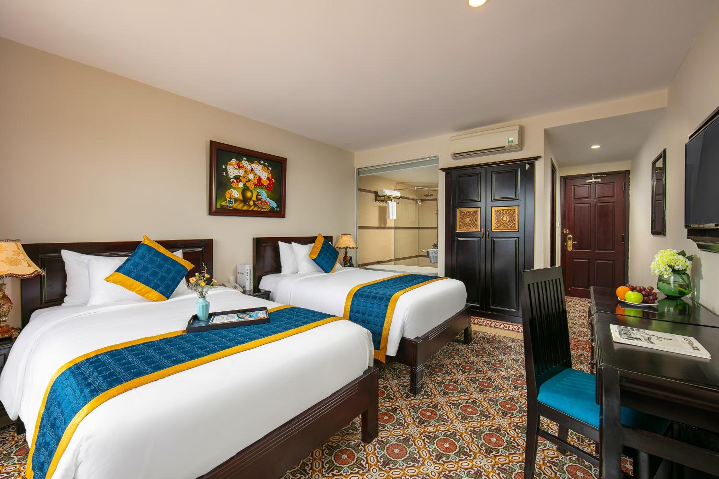 Premium Double/Twin With River View & Balcony - Photo 6