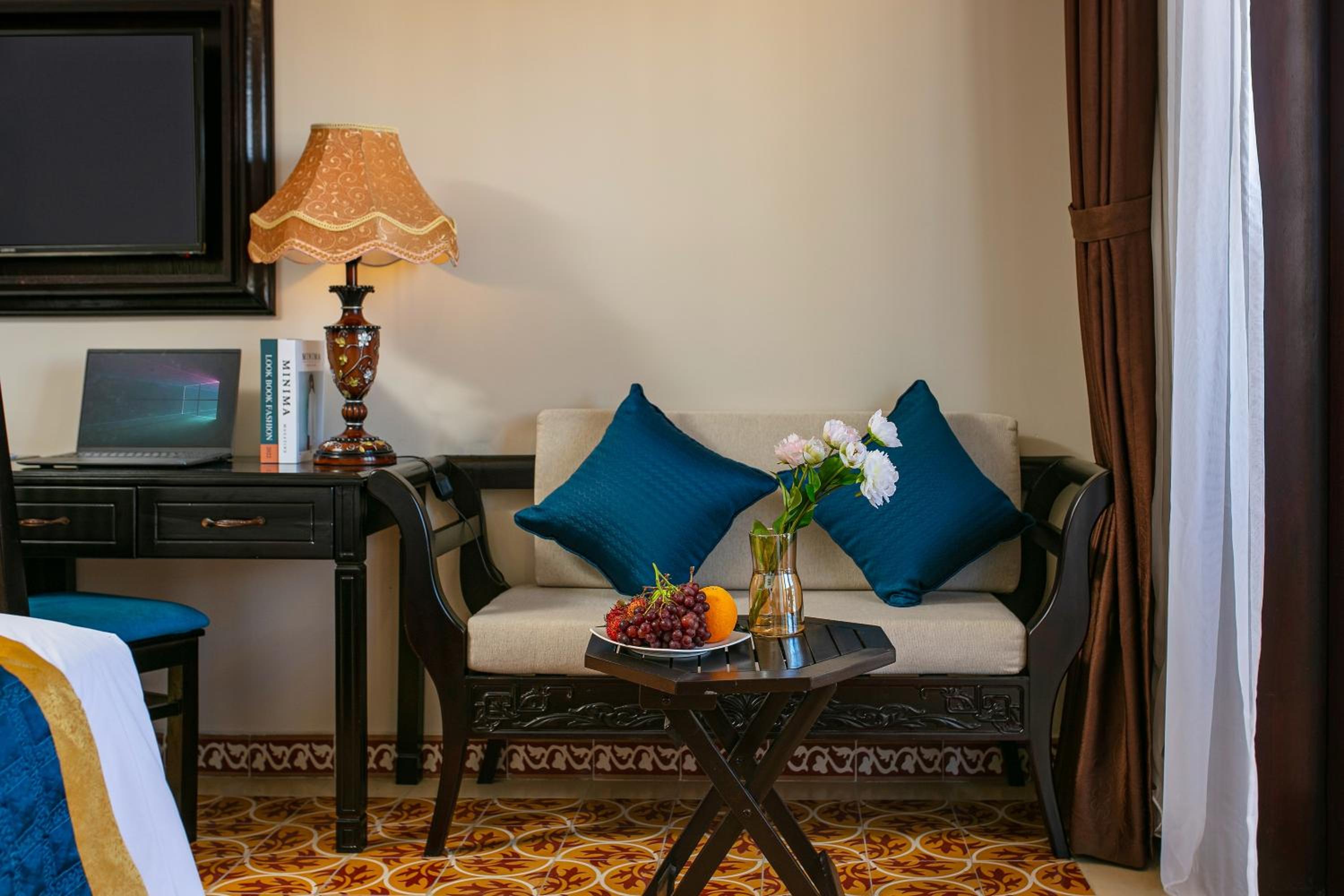 Premium Double/Twin With River View & Balcony - Photo 9
