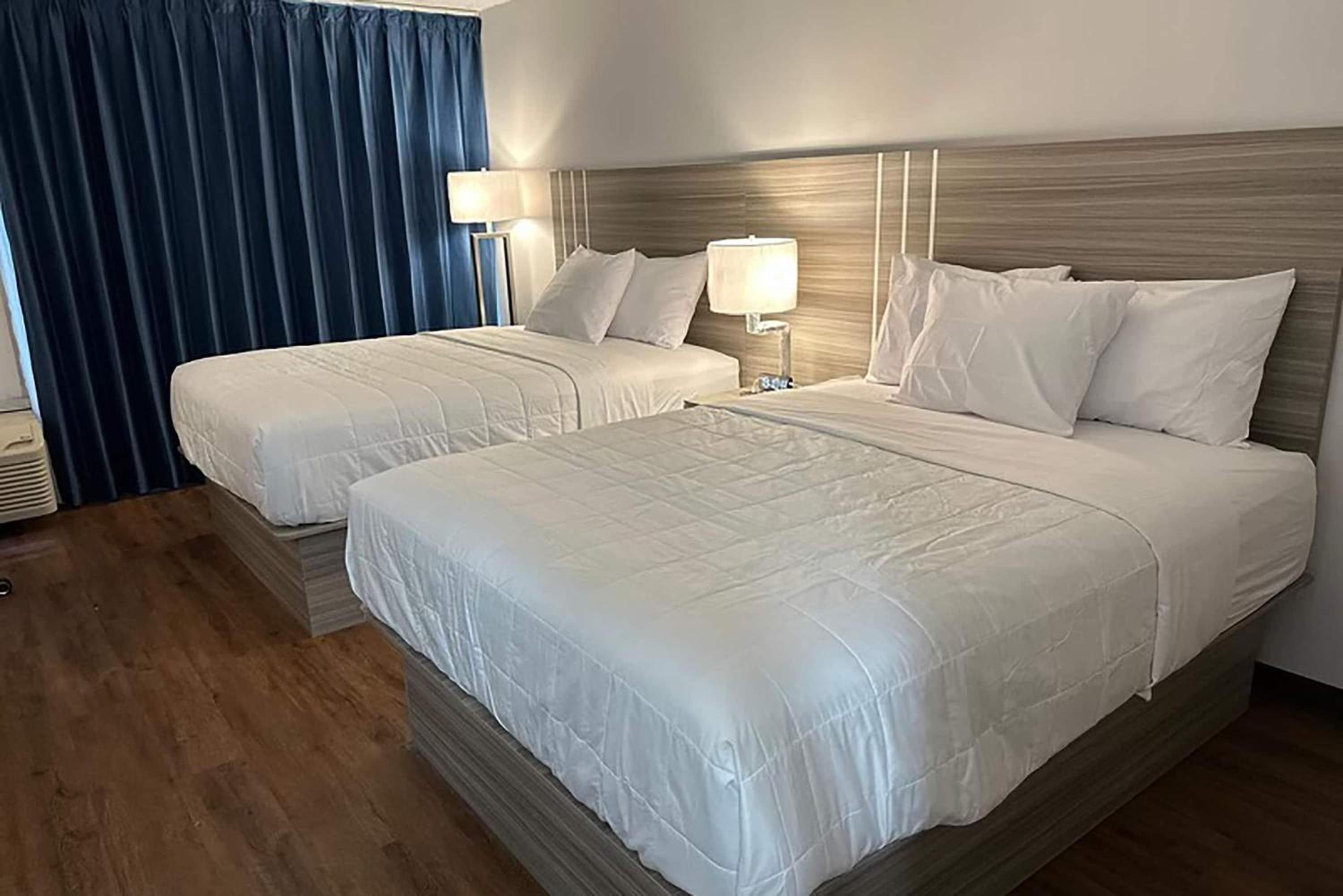 Two-Bedroom Suite with Three Queen Beds - Non-Smoking