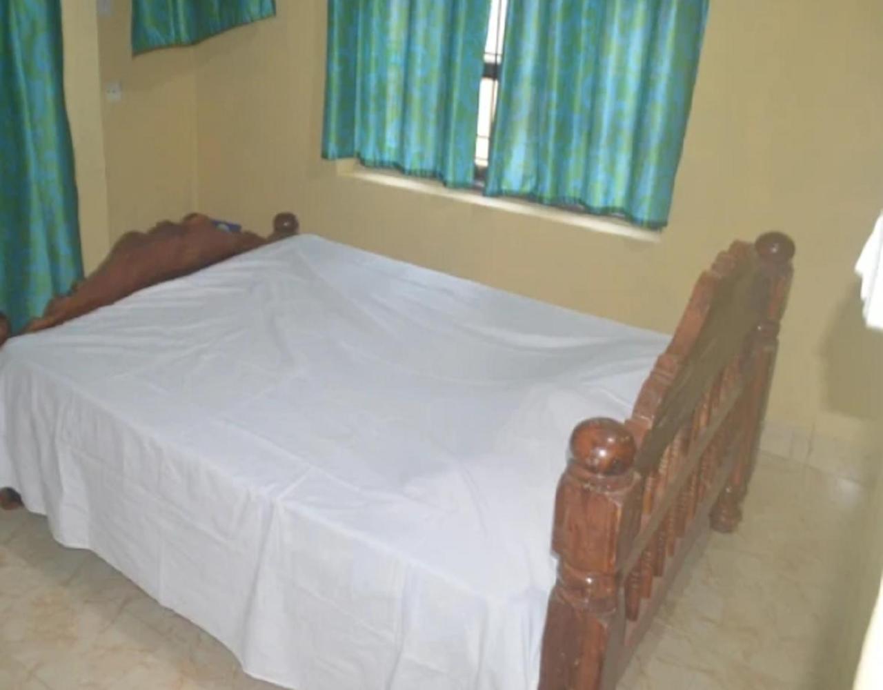 Standard Double Room - Photo 2