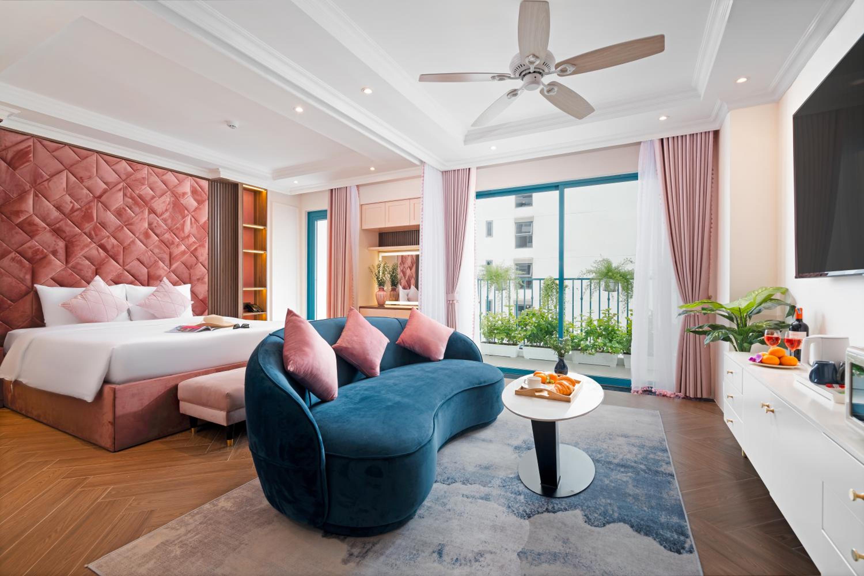  One Bedroom Ocean View Penthouse - Photo 1