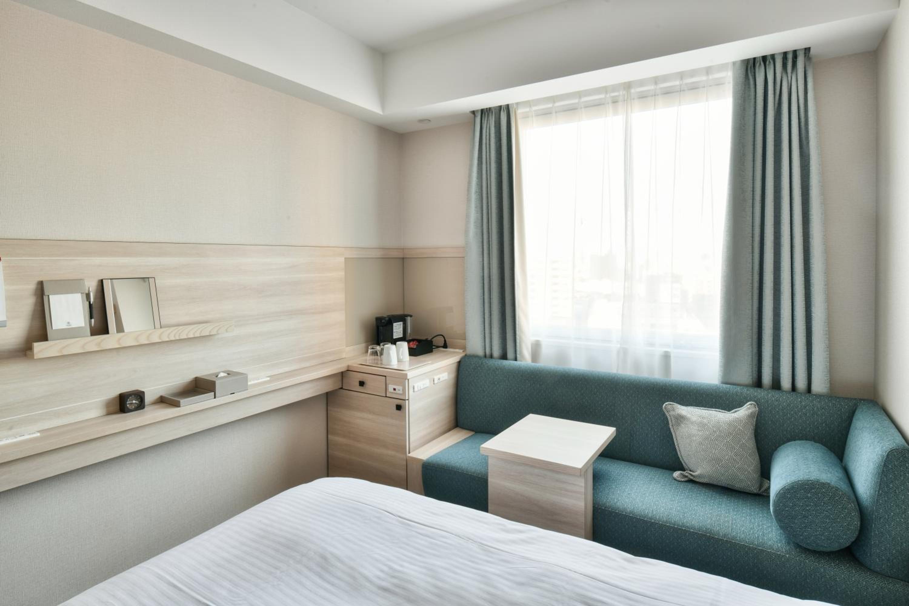 High Floor Twin Room - Non-Smoking