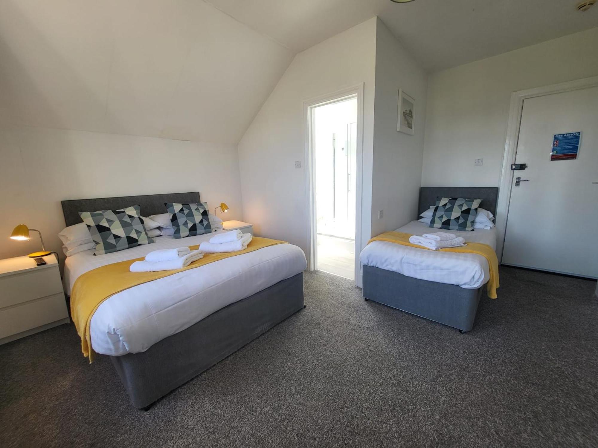 Standard Triple Room with Sea View photo 1