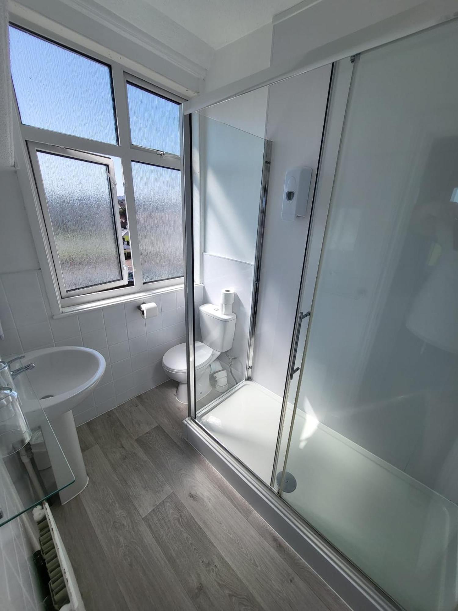 Standard Triple Room with Sea View photo 3