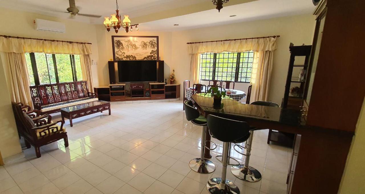 Three-Bedroom House photo 1