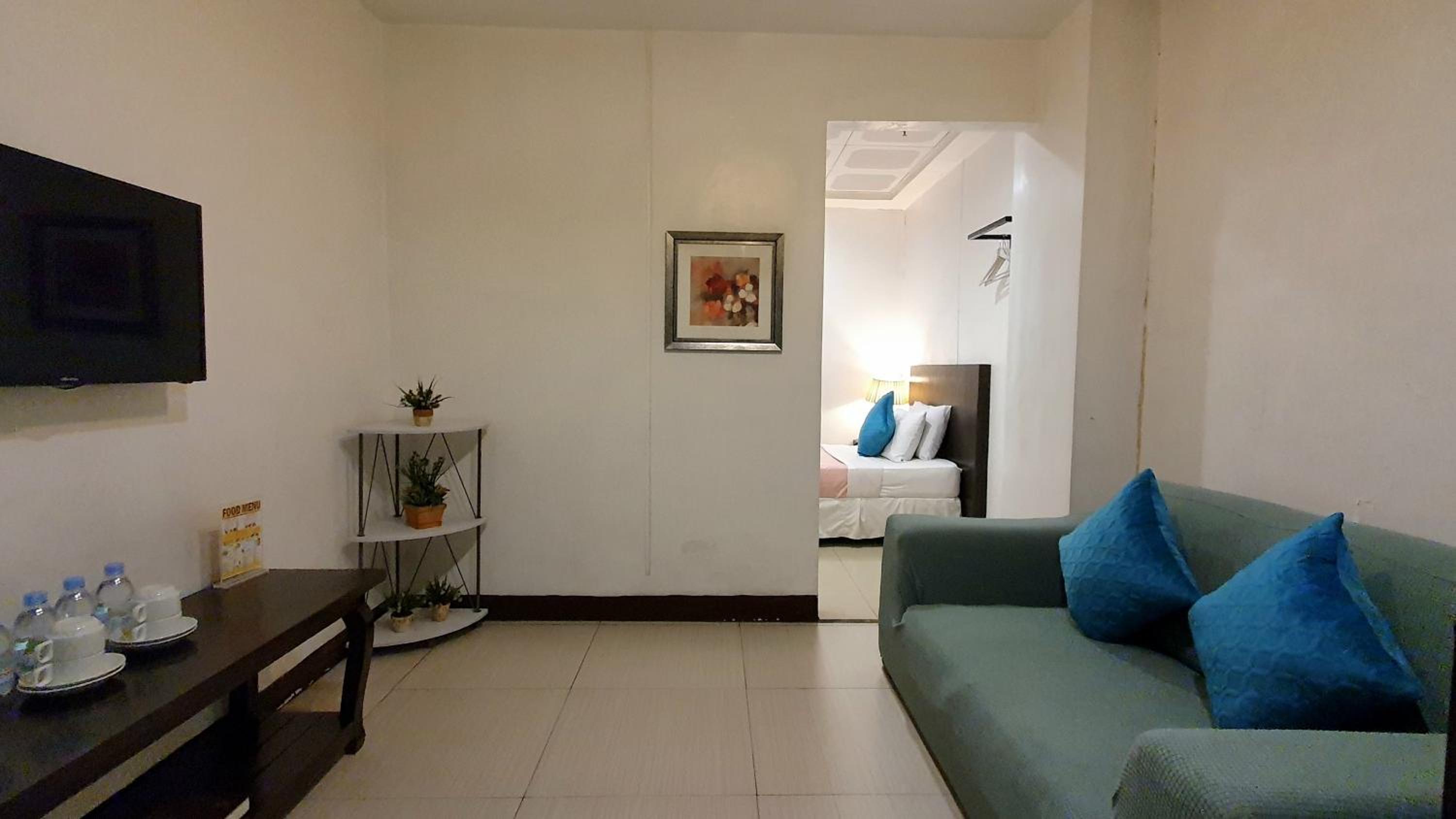 Family Room photo 3