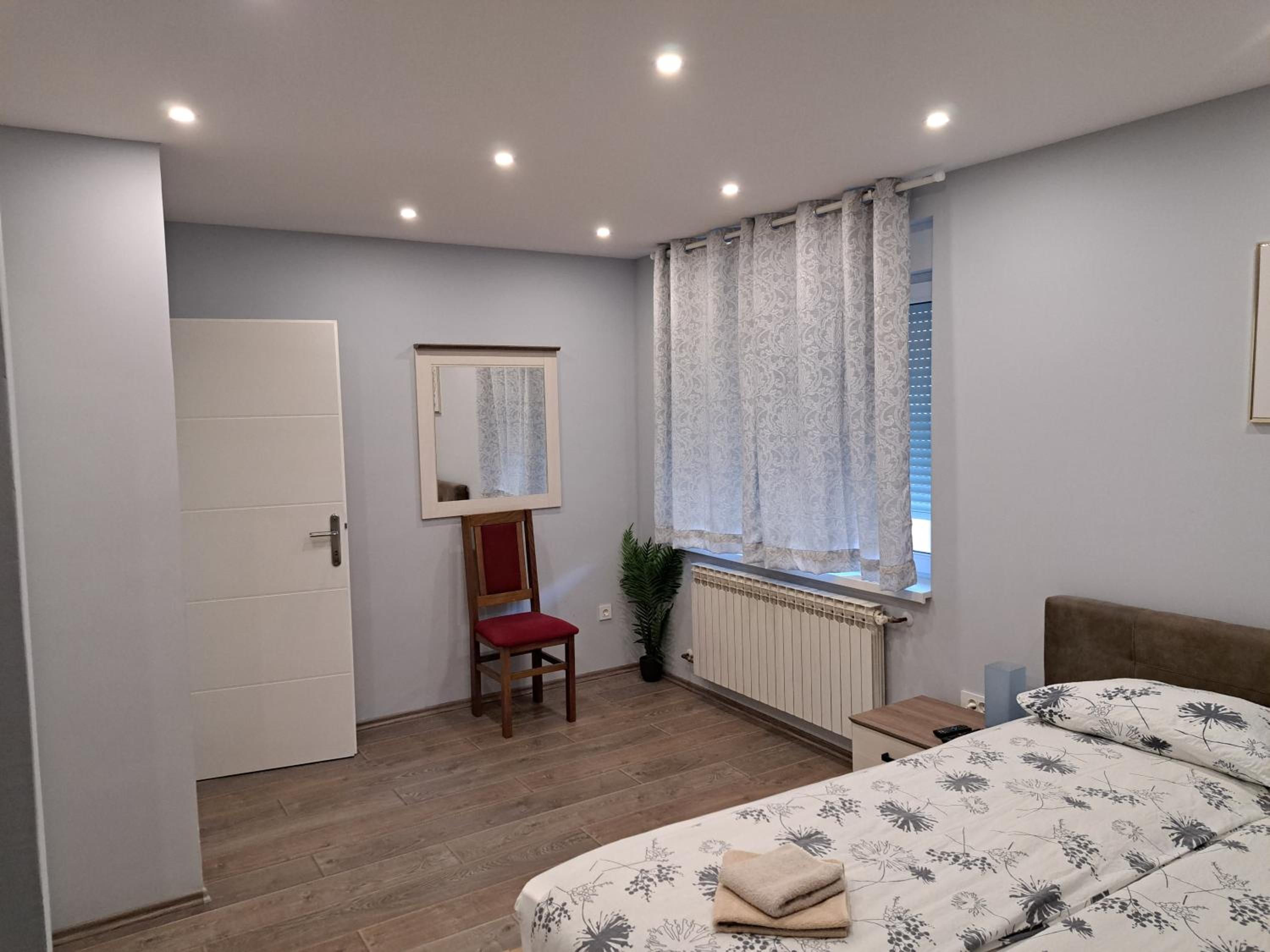 Three-Bedroom Apartment - Photo 7