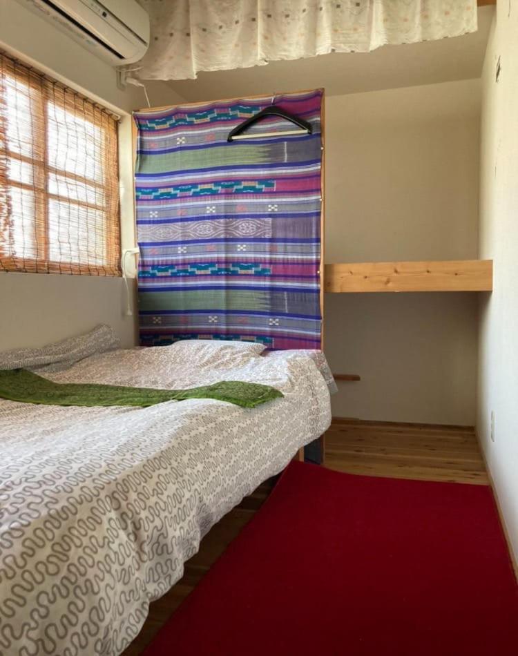 Single Room with Shared Shower and Toilet photo 2