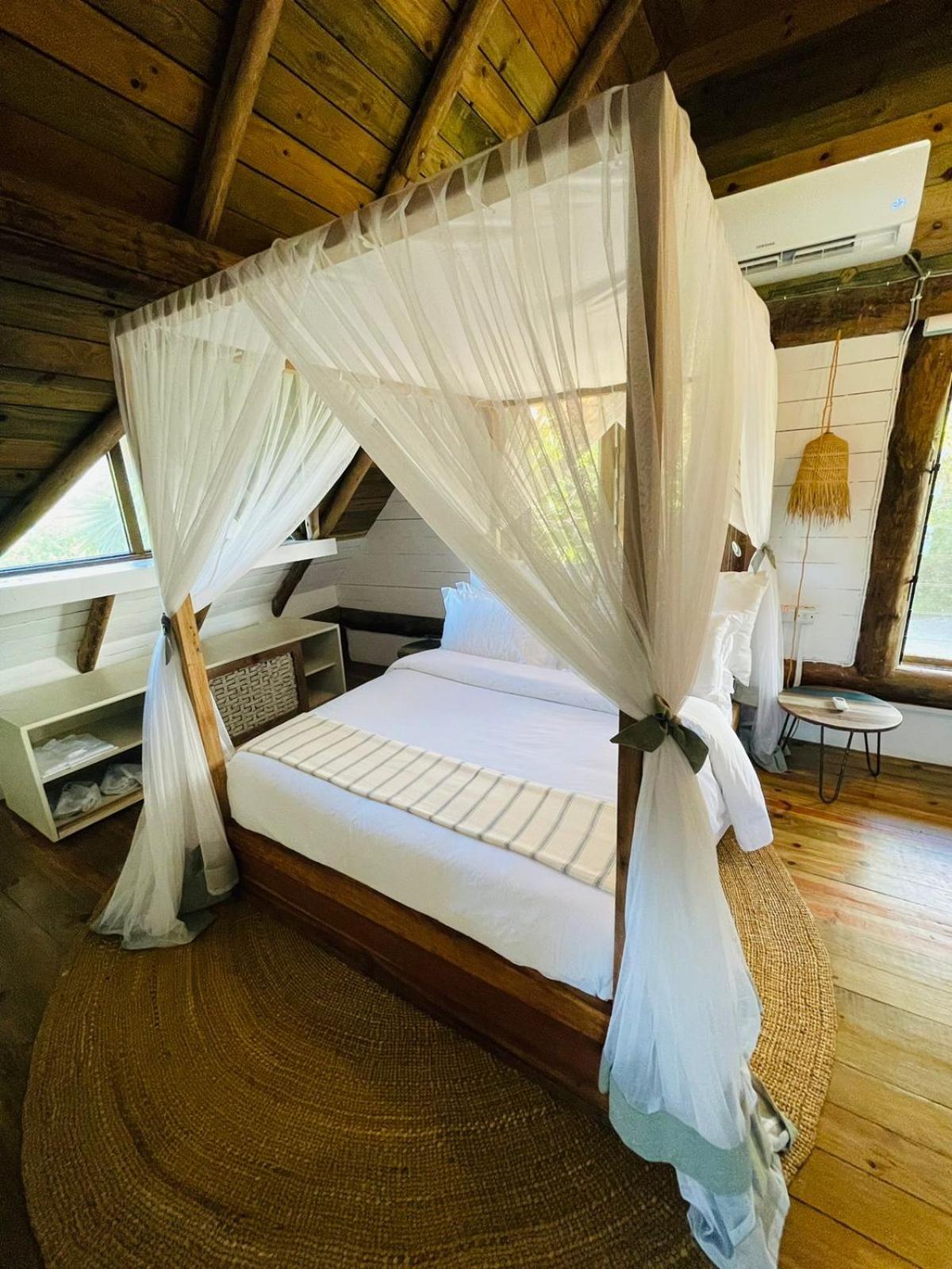 Three-Bedroom Chalet - Photo 4