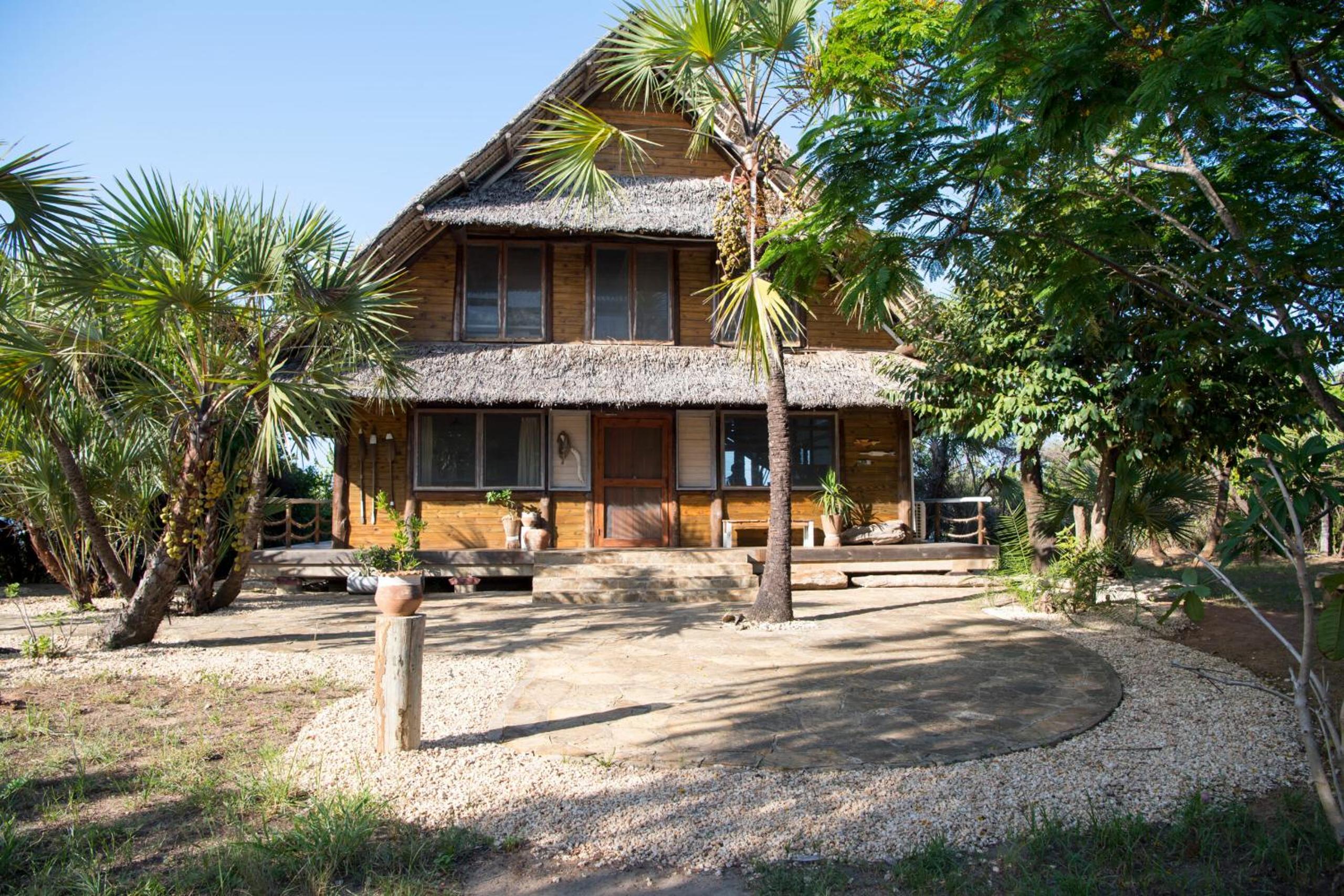 Three-Bedroom Chalet - Photo 2