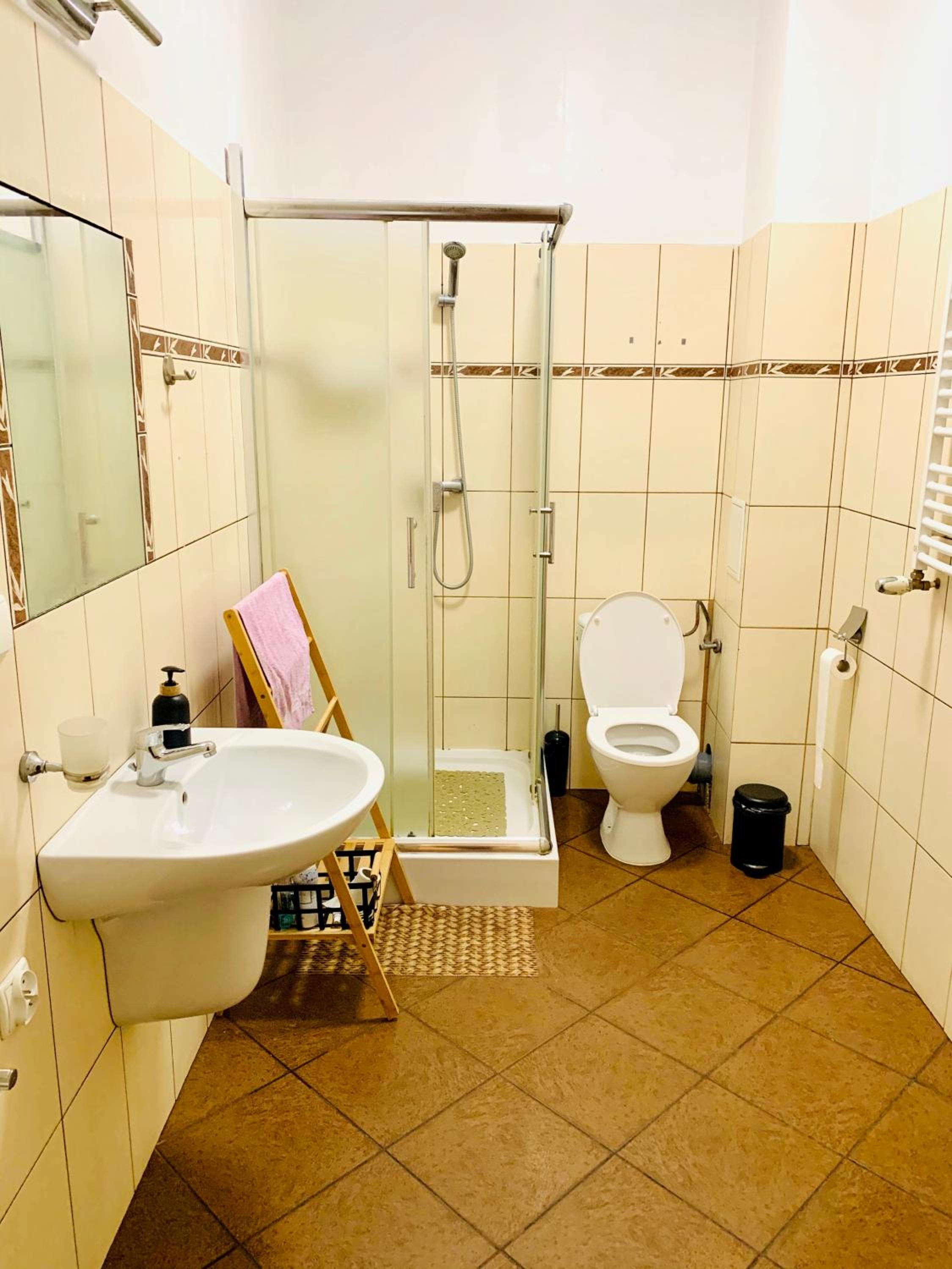 Twin Room - Photo 7
