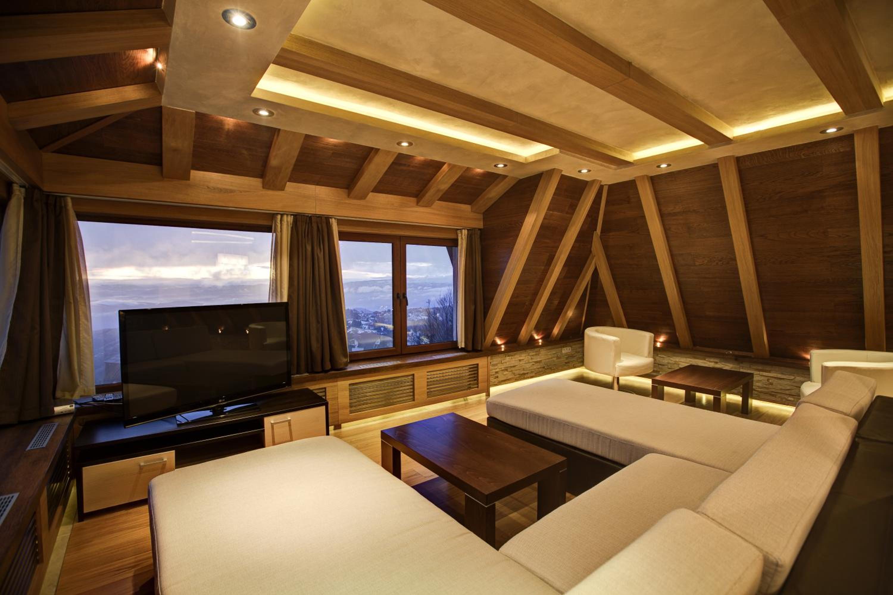Royal Suite with Free Wellness Access