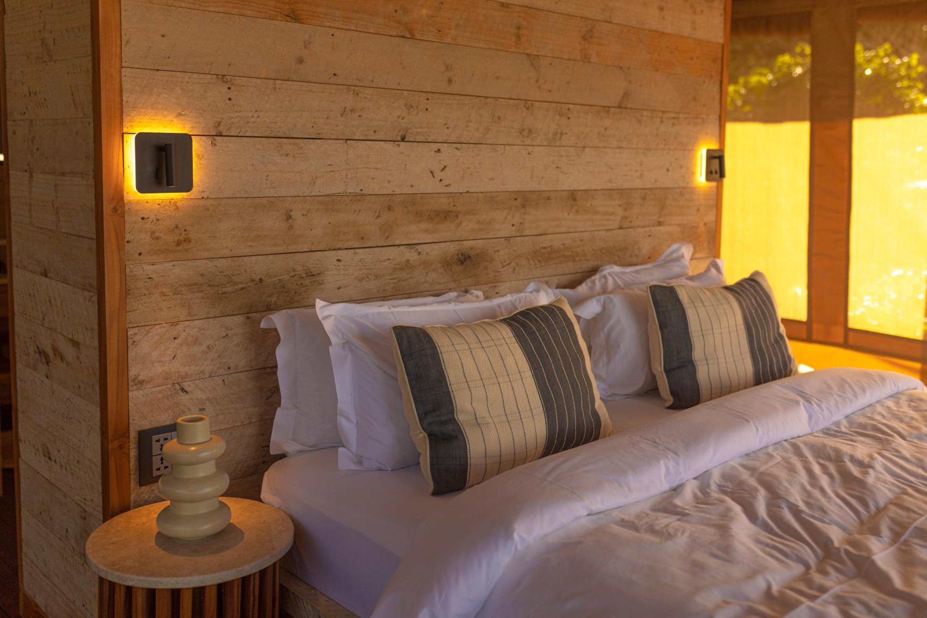 Superior King Room - Photo 6