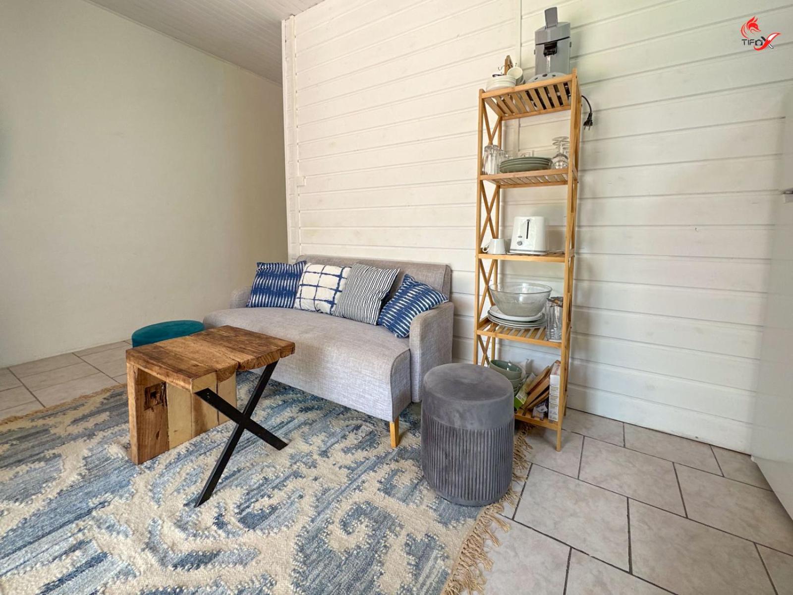 Two-Bedroom House - Photo 3