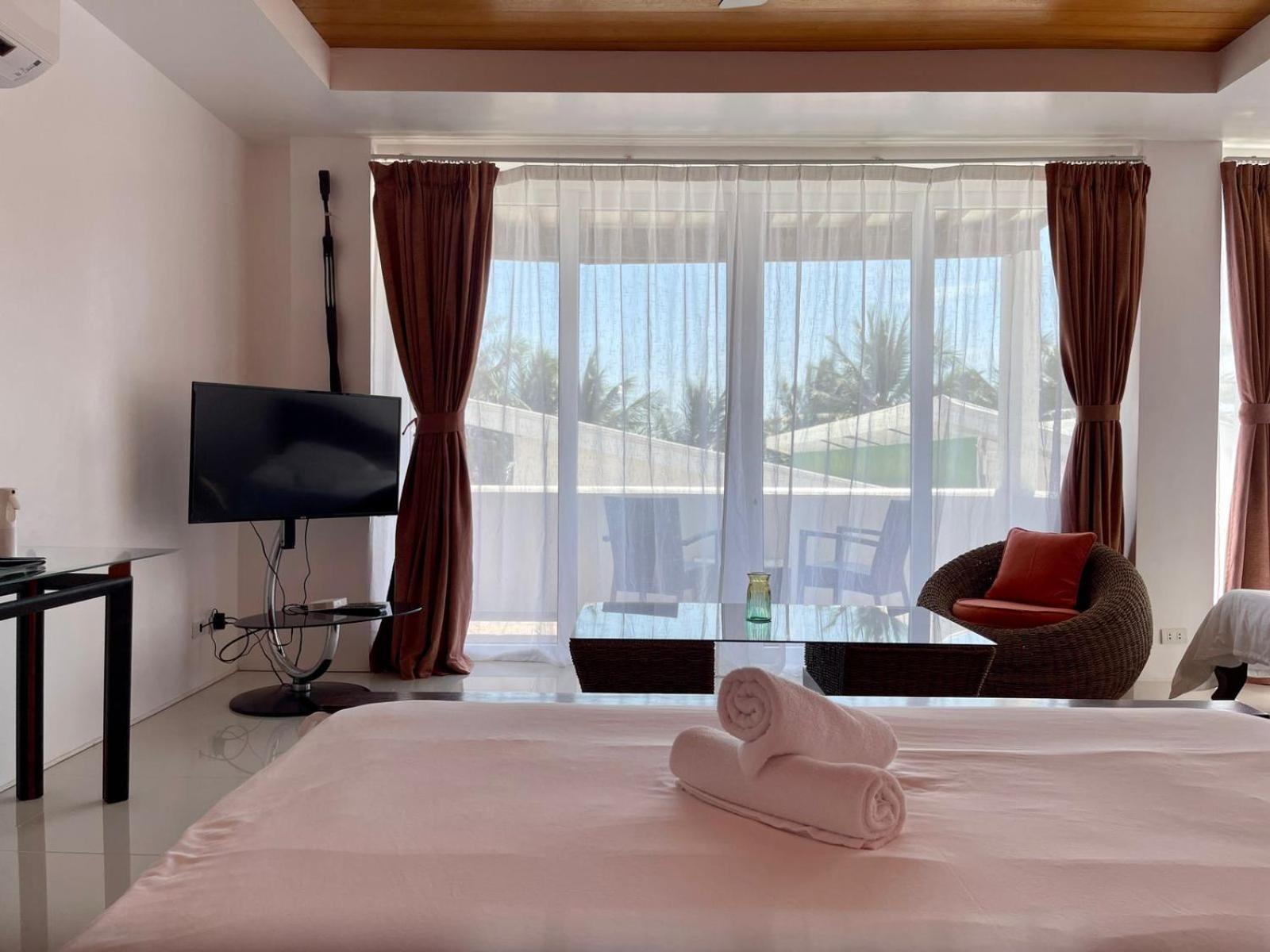 Triple King Suite Room - Photo 31