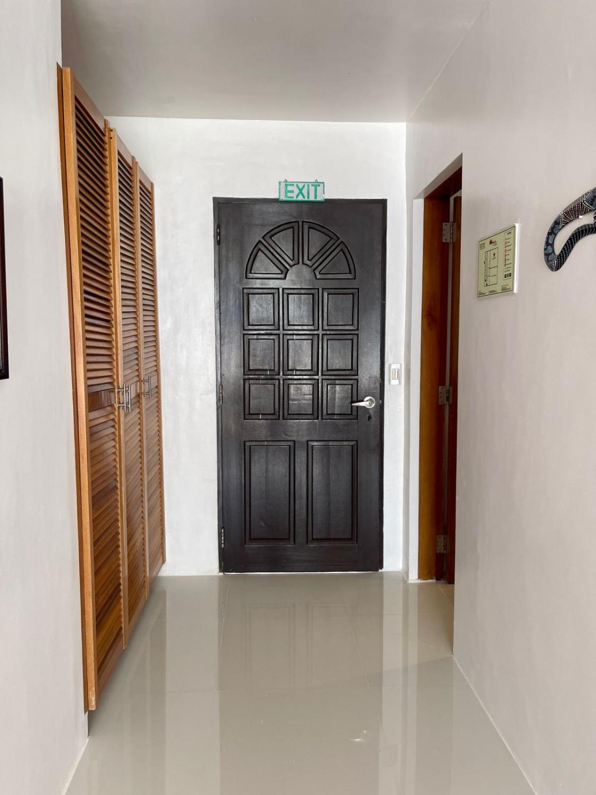 Triple King Suite Room - Photo 32
