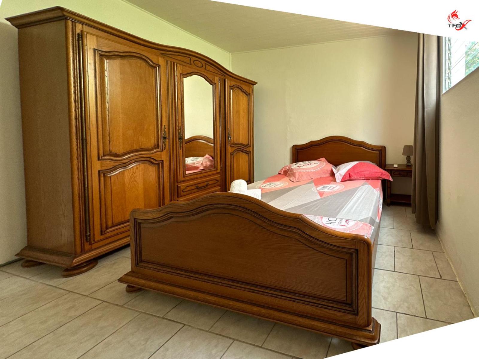 Two-Bedroom House - Photo 10